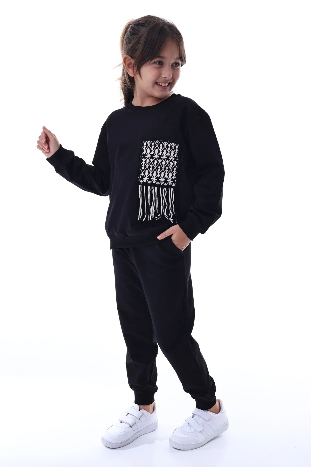 Kız Çocuk Siyah Örgü Detaylı Sweatshirt ve Eşofman Takımı – Pamuklu Rahat Günlük Çocuk Takım