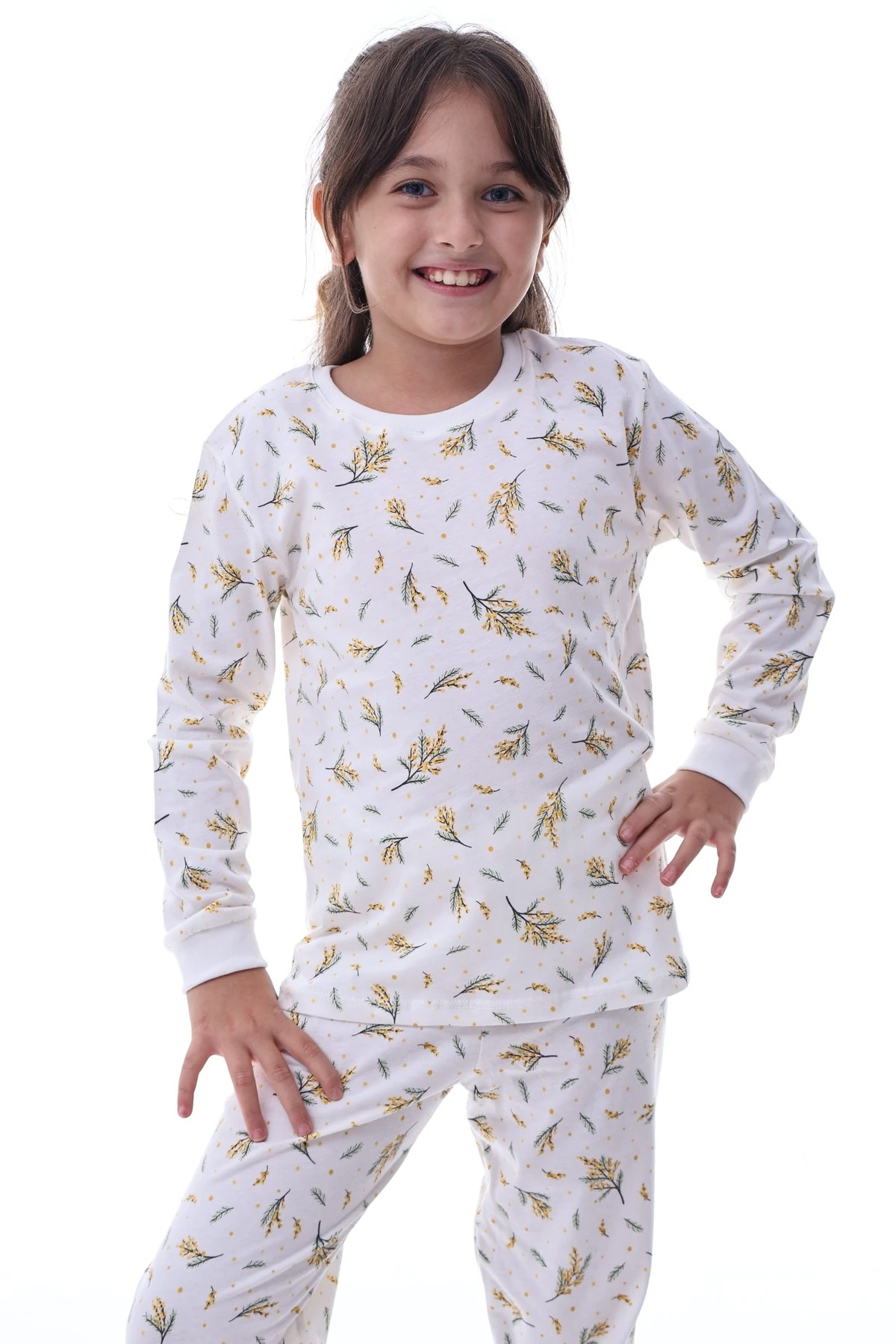 Yumuşak Dokulu Kız Çocuk Bahar Desenli Pijama Takımı – 100% Pamuk Konforu