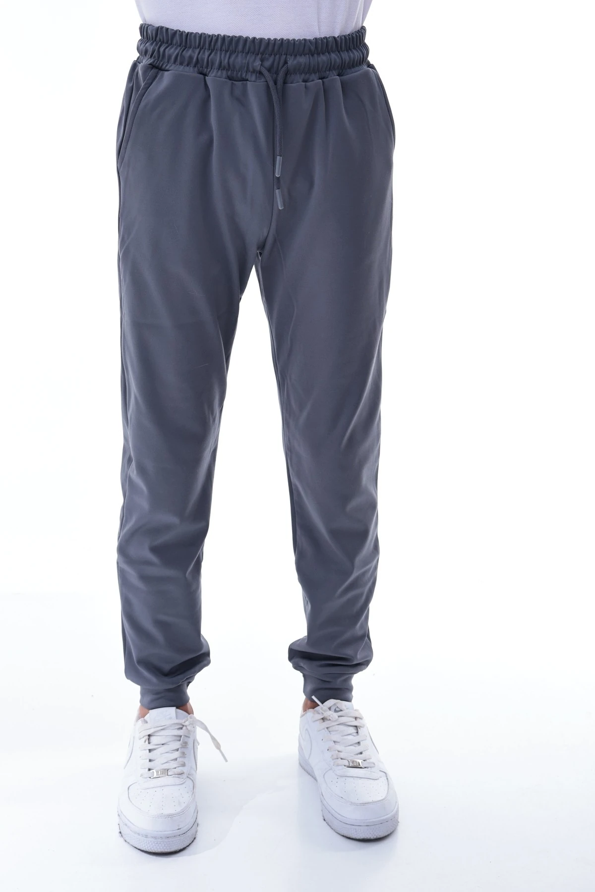 Erkek Çocuk Gri Eşofman Altı – Esnek Rahat Kalıp Spor Pantolon