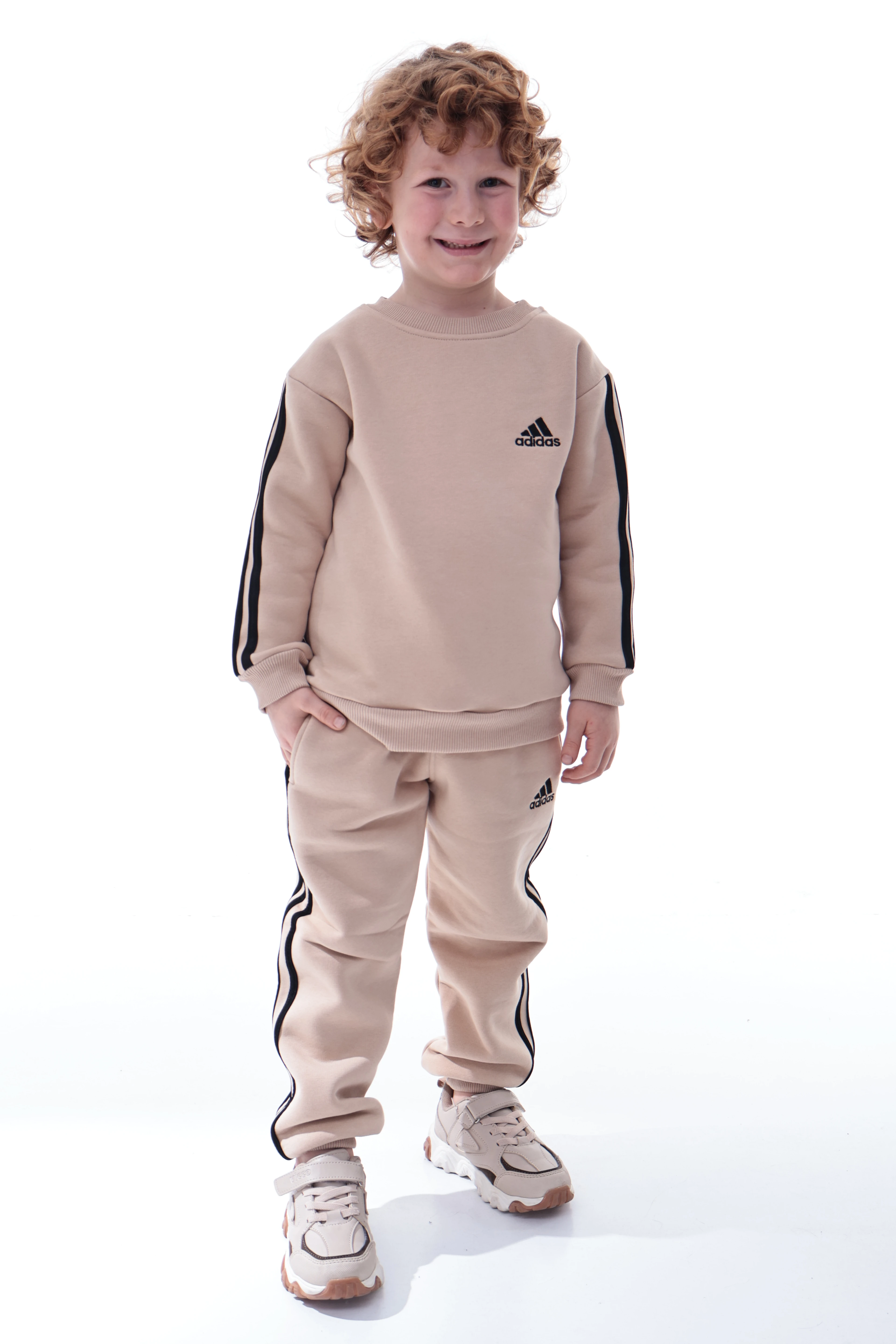 Erkek Çocuk Şeritli Polar Eşofman Takımı – Rahat ve Yumuşak Kumaş