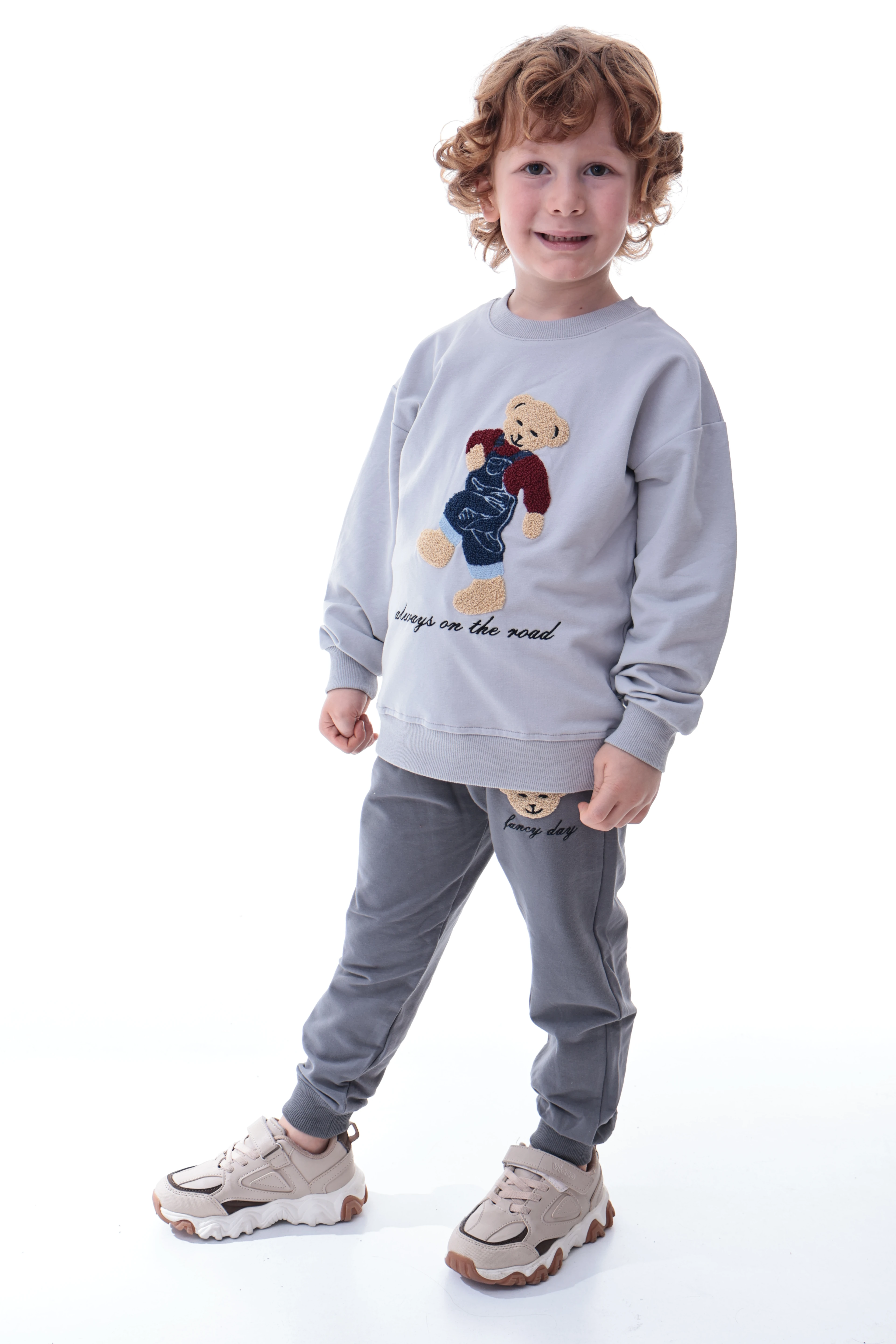 Erkek Çocuk Peluş Ayıcıklı Eşofman Takımı – Yumuşak Kumaş, Rahat Kalıp, 2’li Sweat & Alt Takım