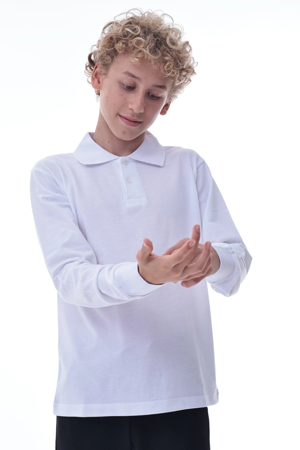 Erkek Çocuk Beyaz Uzun Kollu Polo Yaka Tişört – Pamuklu Rahat Günlük Çocuk Üst