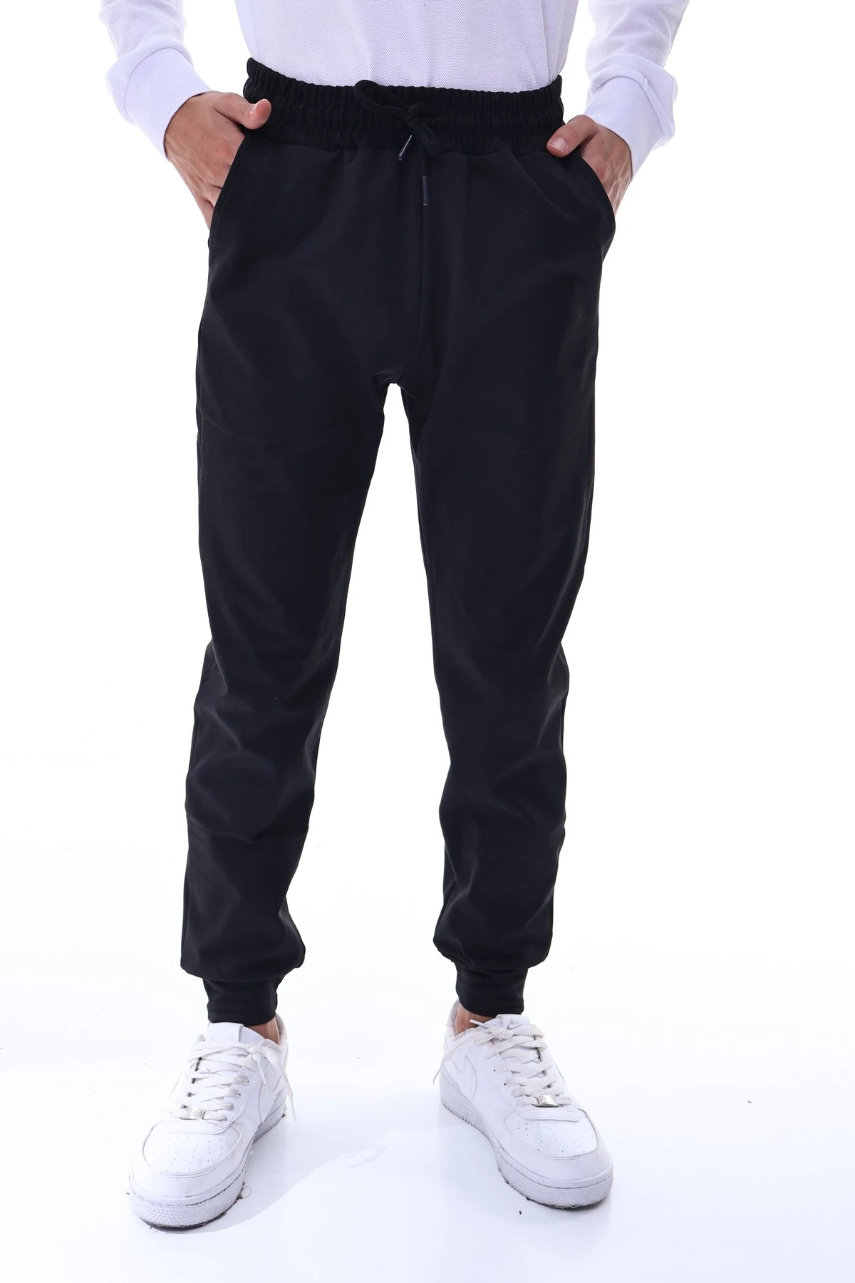 Erkek Çocuk Likralı Siyah Eşofman Altı – Esnek Rahat Kalıp Spor Pantolon