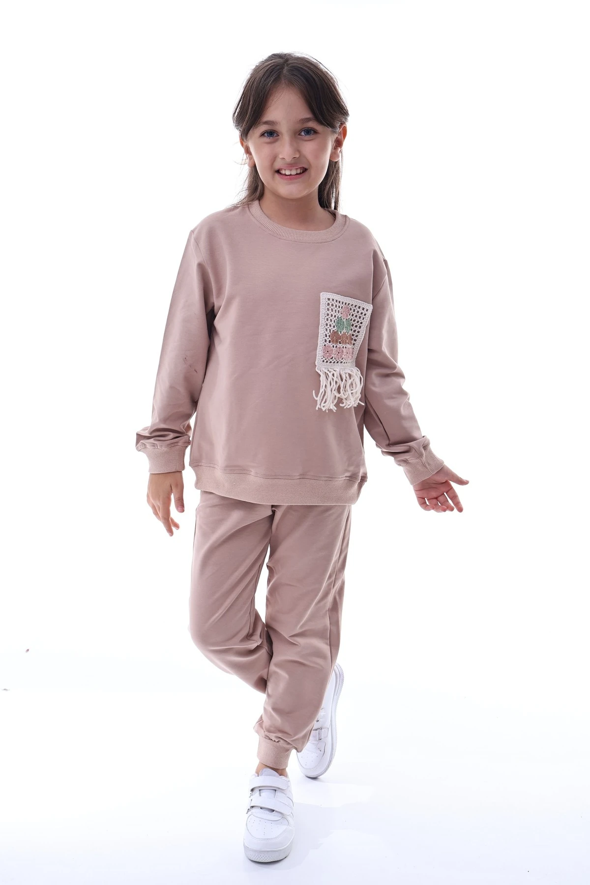 Kız Çocuk Bej Örgü Detaylı Sweatshirt ve Eşofman Takımı – Pamuklu Rahat Günlük Çocuk Takım