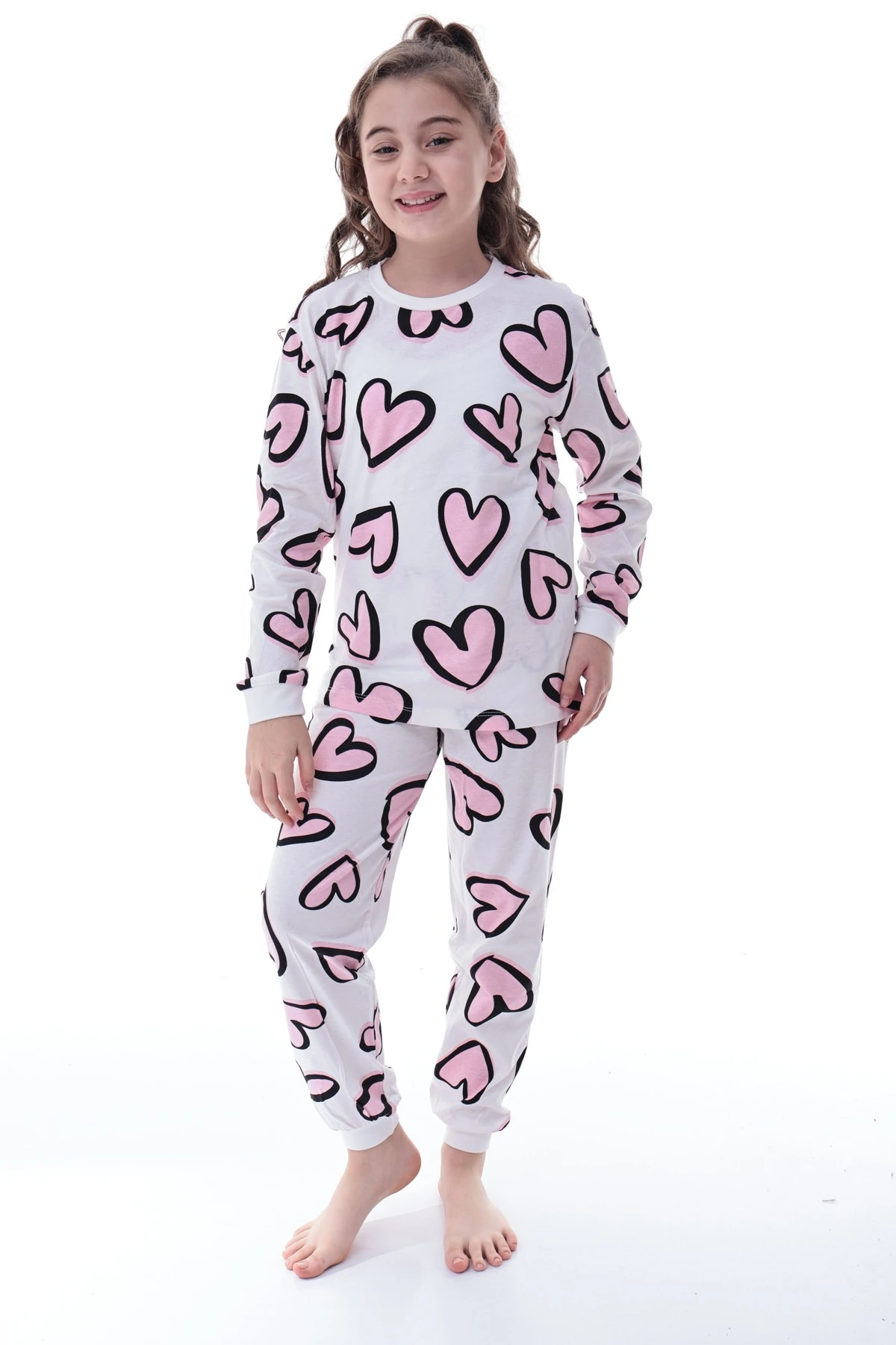 Kız Çocuk Kalpli Desenli Pamuklu Pijama Takımı – Rahat ve Tatlı Uyku Takımı
