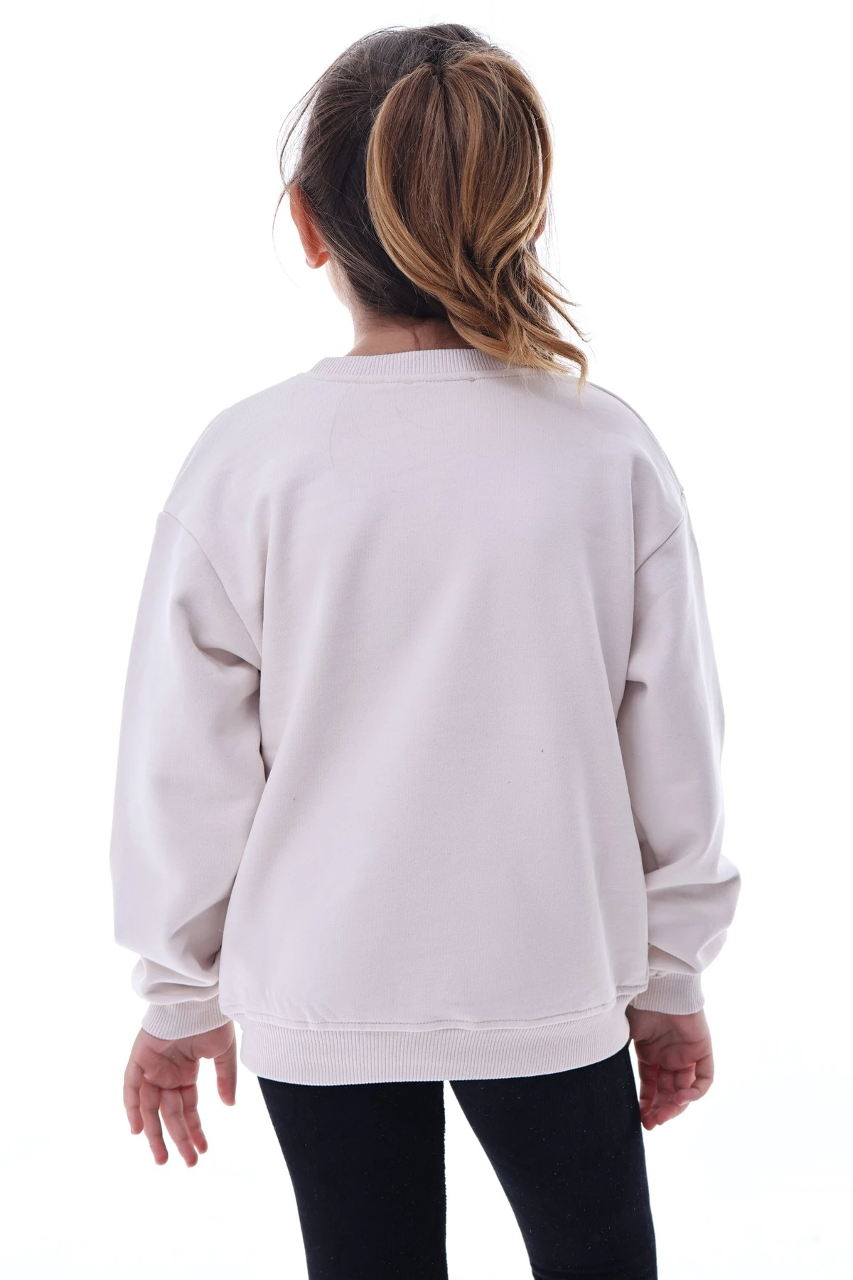 Kız Çocuk Karakter Baskılı Bej Sweatshirt – Yumuşak ve Rahat