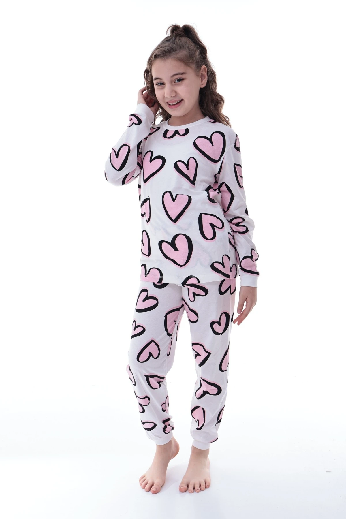 Kız Çocuk Kalpli Desenli Pamuklu Pijama Takımı – Rahat ve Tatlı Uyku Takımı