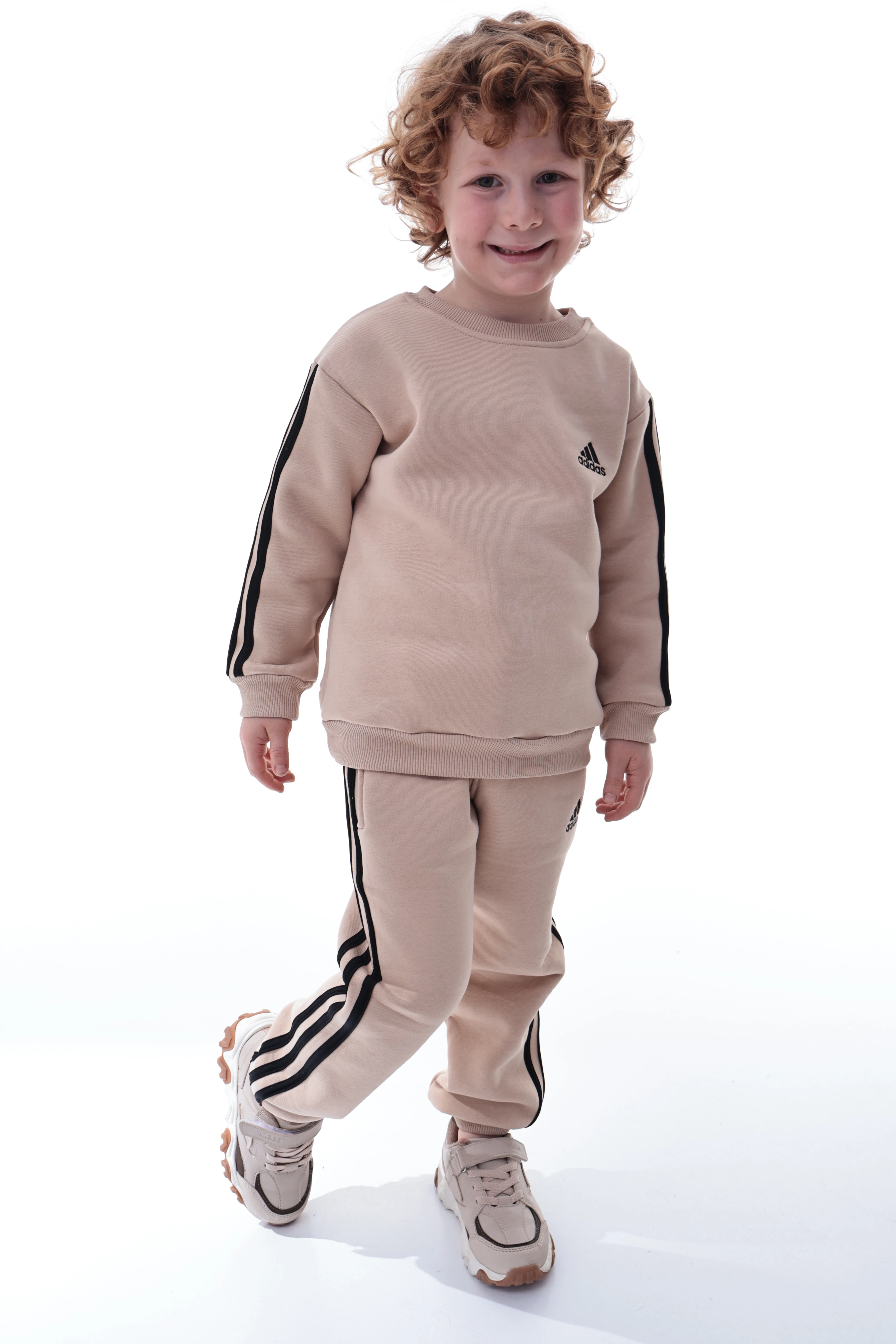 Erkek Çocuk Şeritli Polar Eşofman Takımı – Rahat ve Yumuşak Kumaş