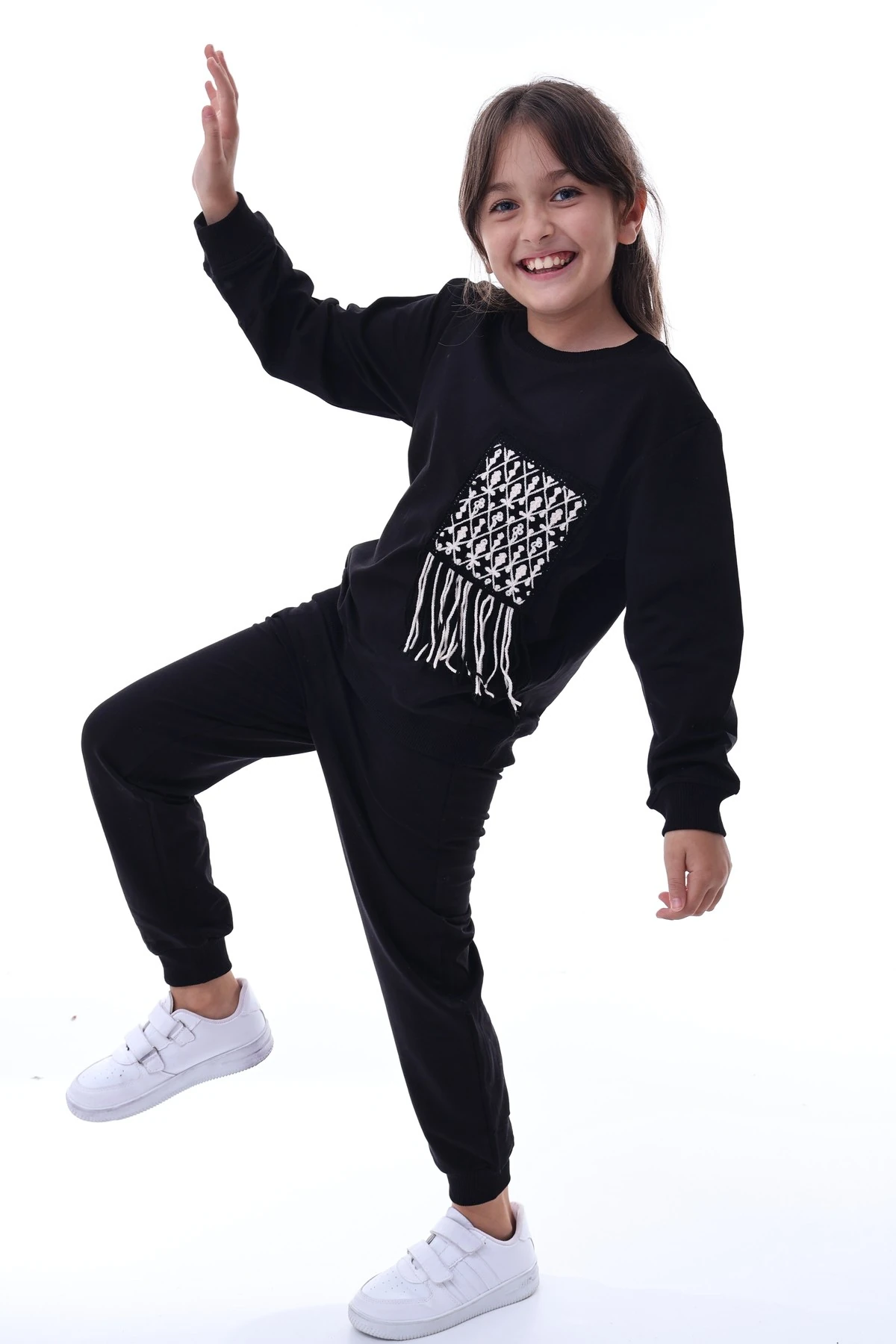 Kız Çocuk Siyah Örgü Detaylı Sweatshirt ve Eşofman Takımı – Pamuklu Rahat Günlük Çocuk Takım