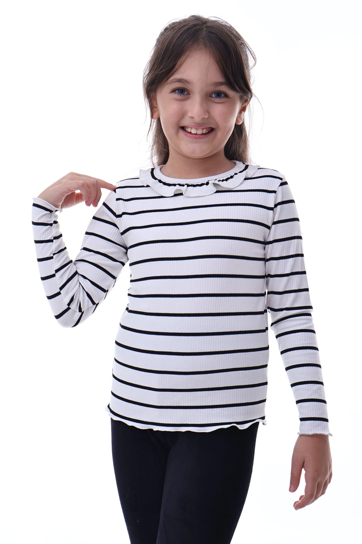 Kız Çocuk Çizgili Fırfır Yaka Uzun Kollu Ribana Tişört – Şık ve Rahat