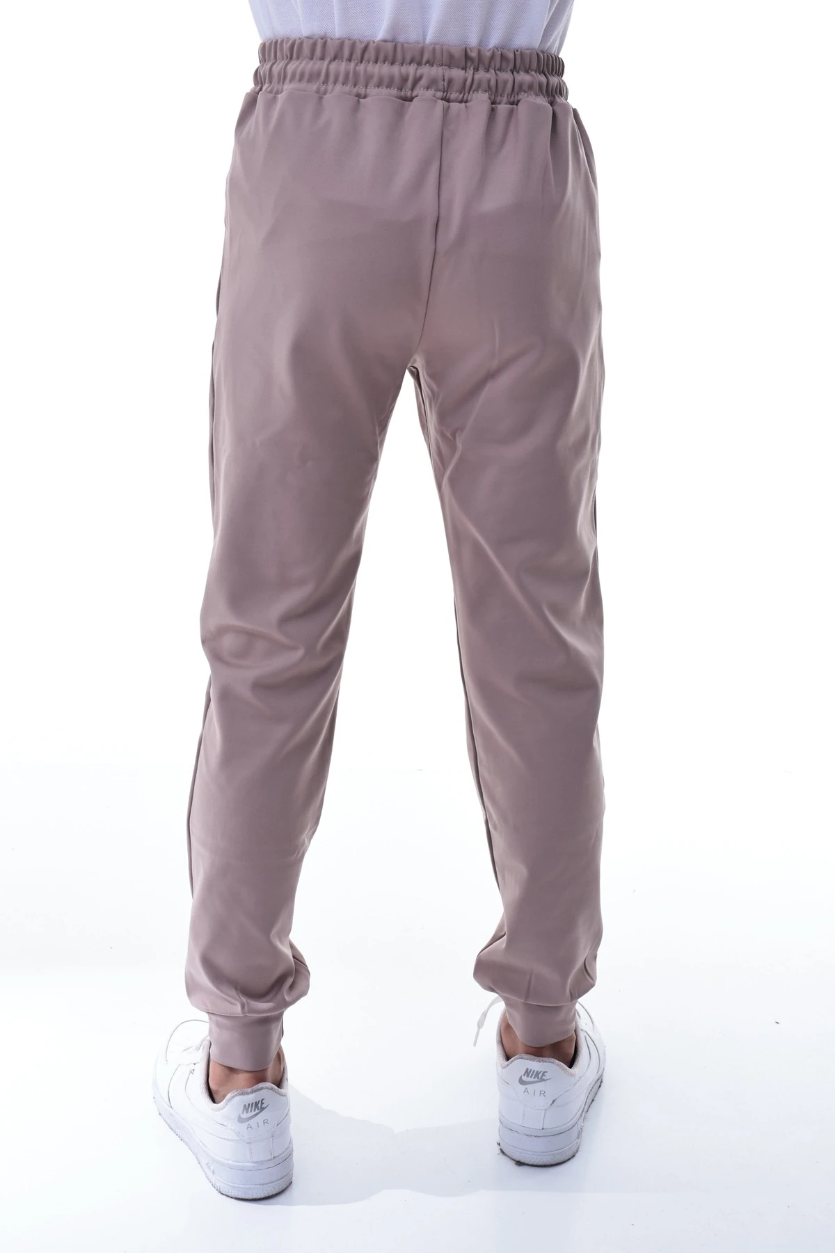 Erkek Çocuk Bej Eşofman Altı – Esnek Rahat Kalıp Spor Pantolon