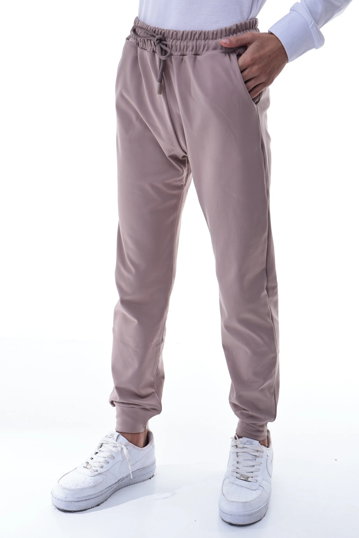 Erkek Çocuk Bej Eşofman Altı – Esnek Rahat Kalıp Spor Pantolon