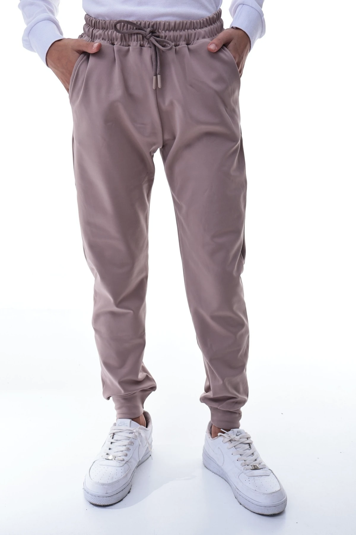 Erkek Çocuk Bej Eşofman Altı – Esnek Rahat Kalıp Spor Pantolon