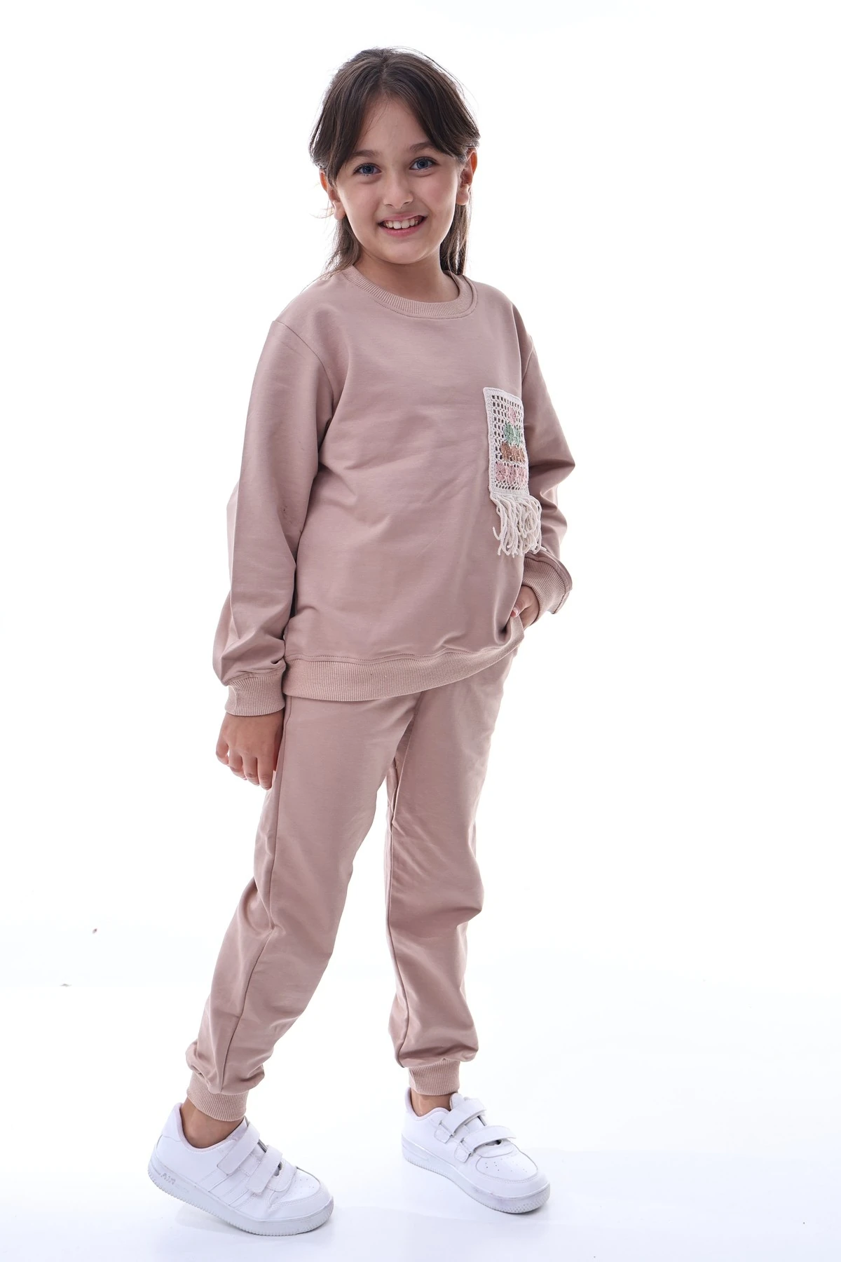 Kız Çocuk Bej Örgü Detaylı Sweatshirt ve Eşofman Takımı – Pamuklu Rahat Günlük Çocuk Takım