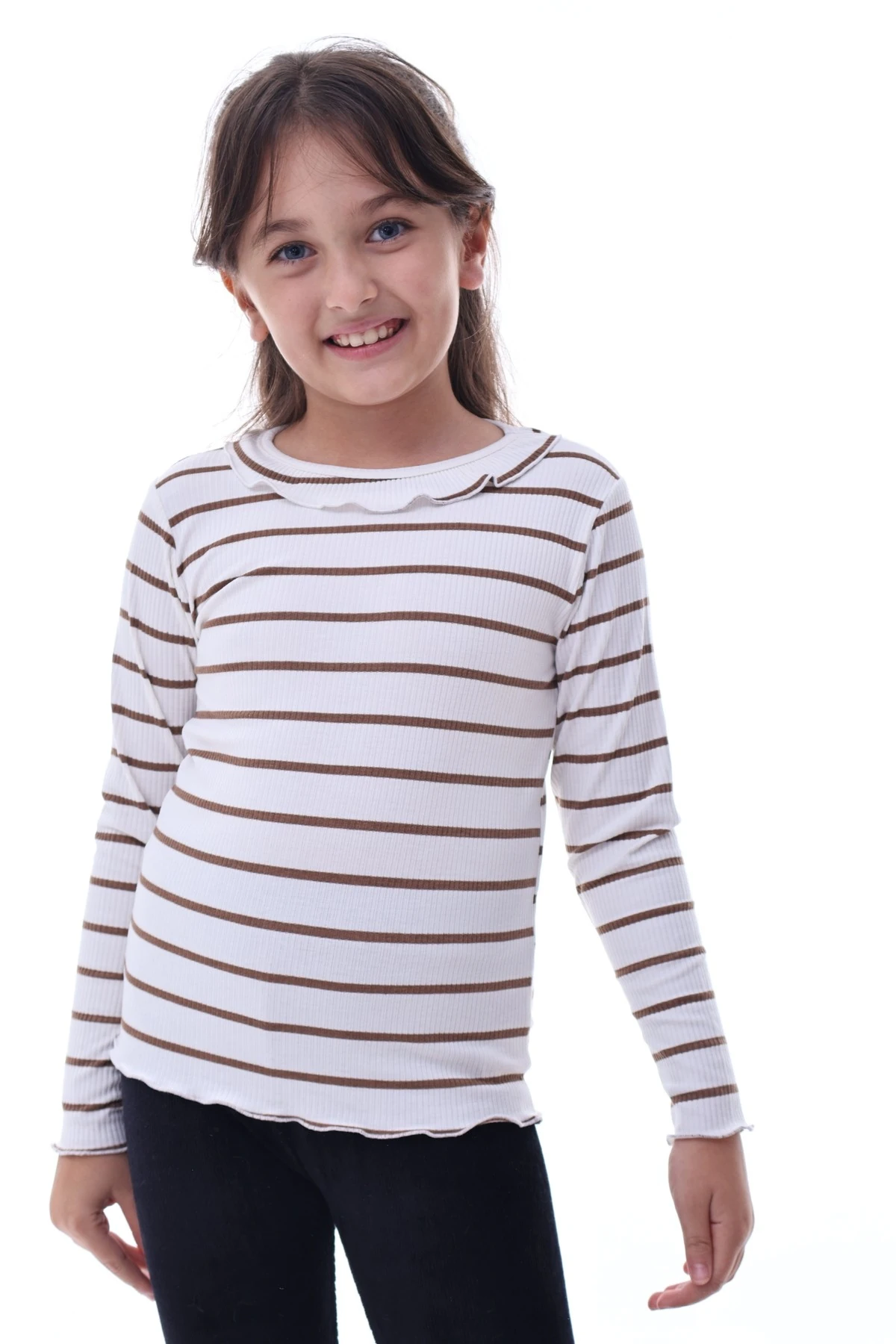 Kız Çocuk Kahverengi Çizgili Fırfır Yaka Uzun Kollu Ribana Tişört – Şık ve Rahat