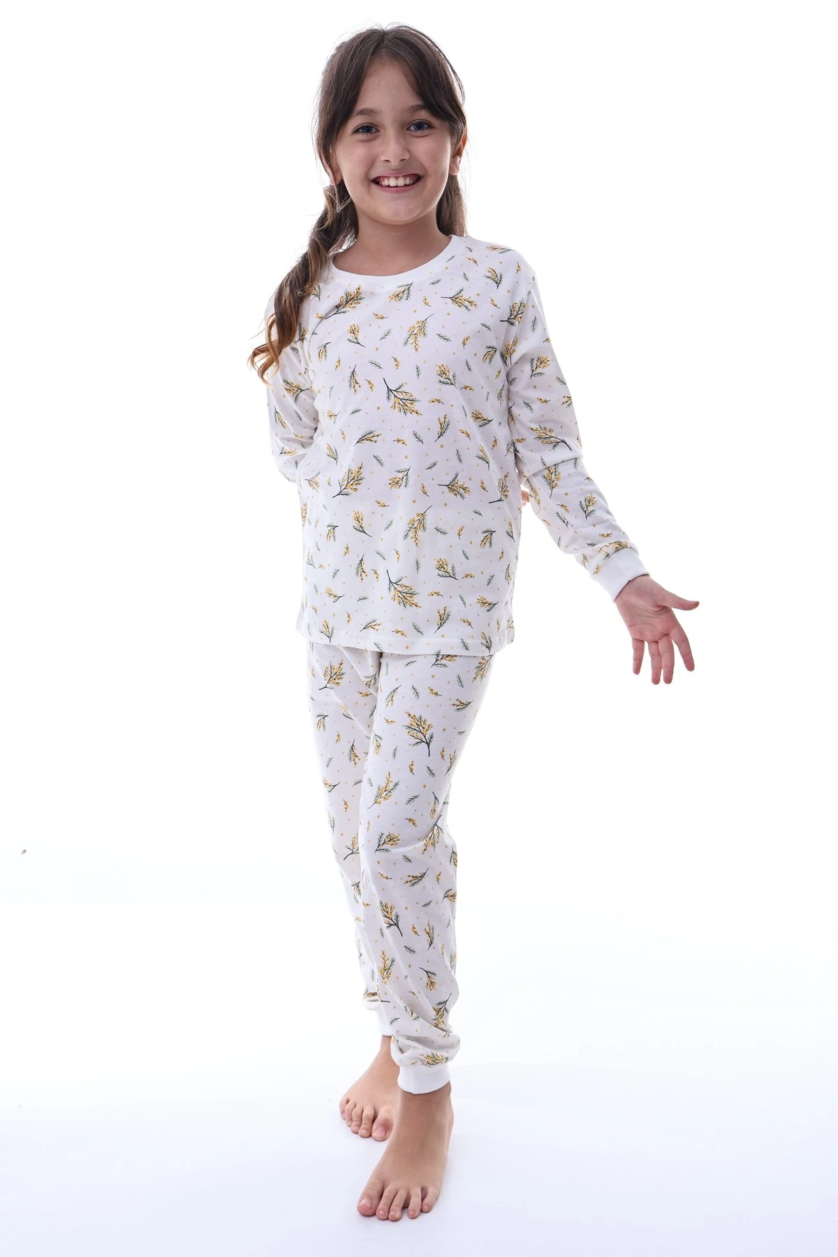 Yumuşak Dokulu Kız Çocuk Bahar Desenli Pijama Takımı – 100% Pamuk Konforu