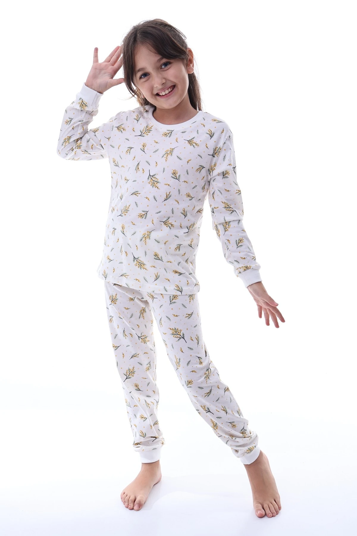 Yumuşak Dokulu Kız Çocuk Bahar Desenli Pijama Takımı – 100% Pamuk Konforu