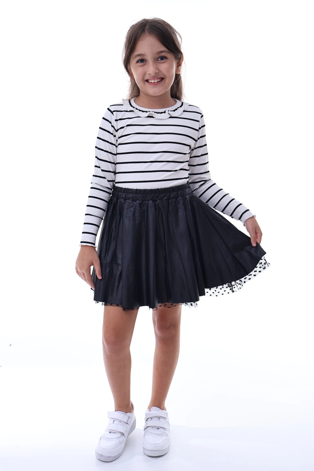 Kız Çocuk Siyah Likralı Suni Deri Etek ve Çizgili Tişört Takımı – Şık Kombin