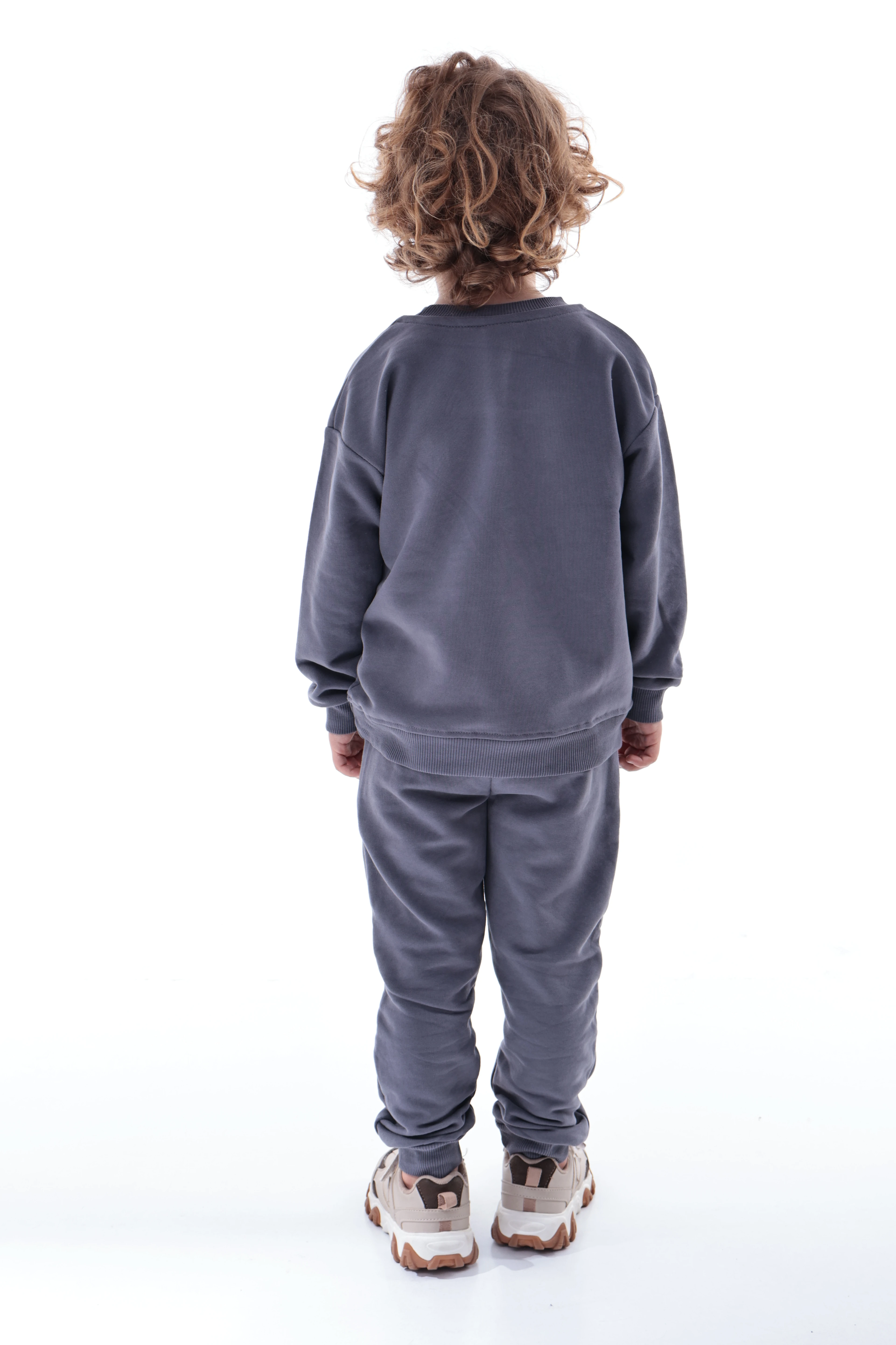 Erkek Çocuk Kabartma Yazılı Polar Eşofman Takımı – Rahat ve Yumuşak Kumaş