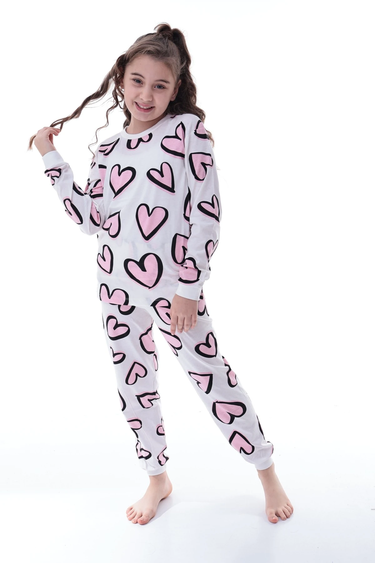 Kız Çocuk Kalpli Desenli Pamuklu Pijama Takımı – Rahat ve Tatlı Uyku Takımı