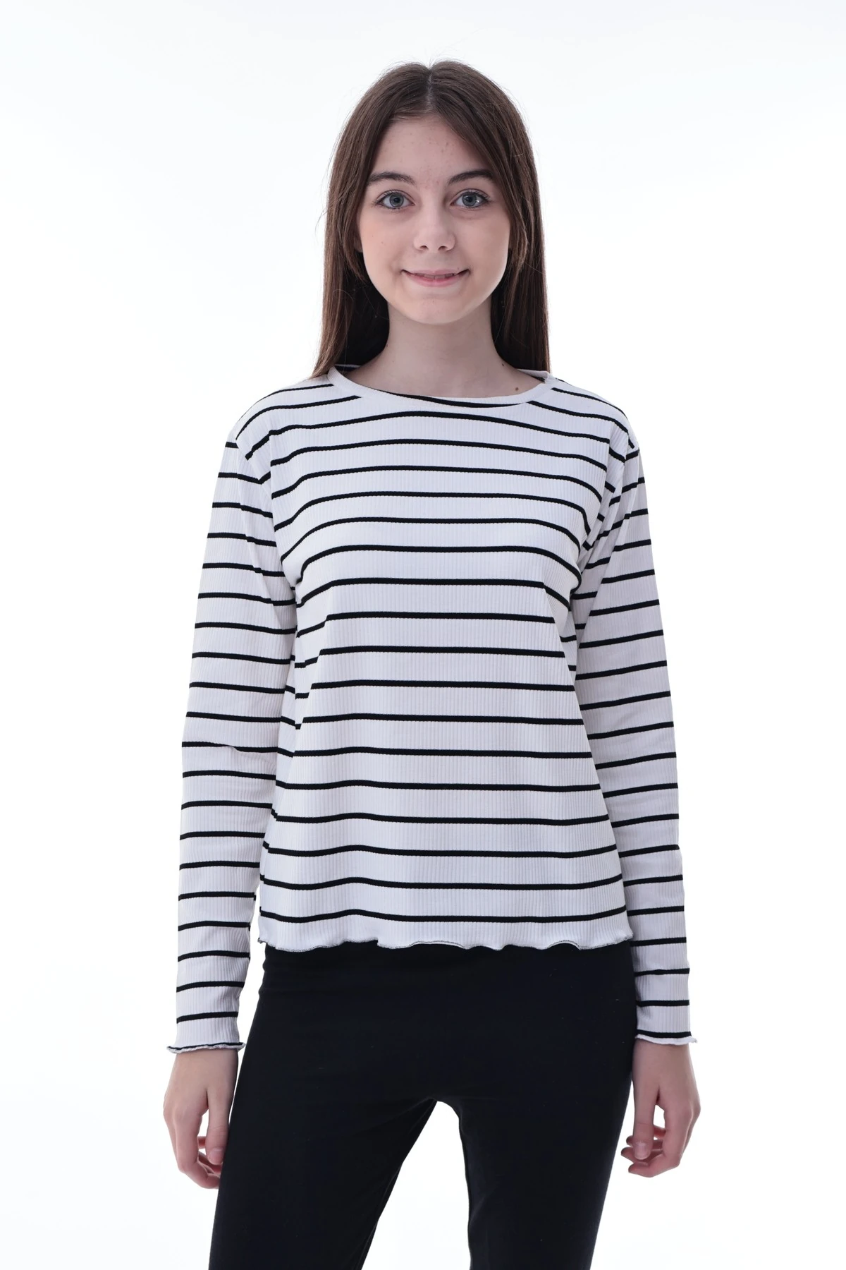 Kız Çocuk Çizgili Uzun Kollu Pamuklu Bluz – Fırfırlı Yaka, Rahat Günlük Giyim