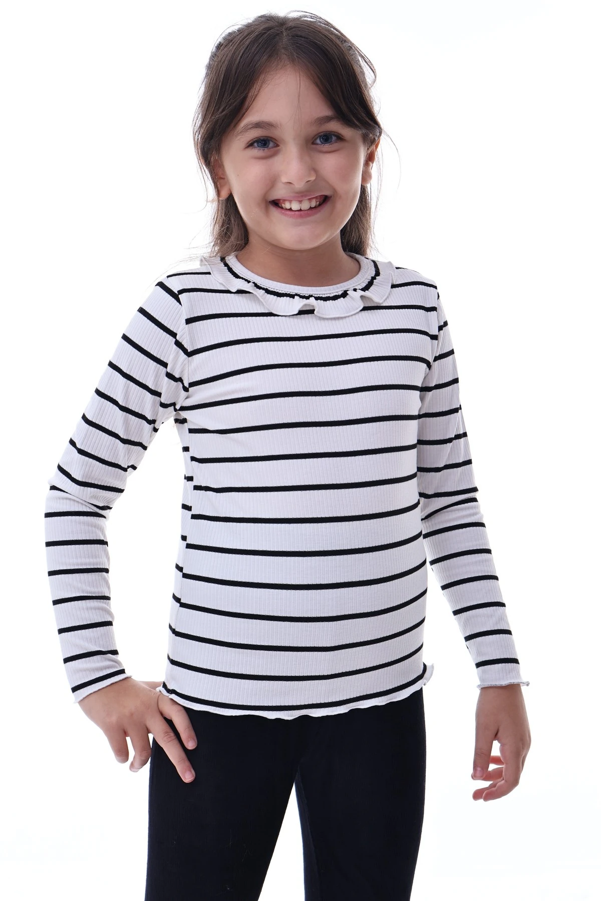 Kız Çocuk Çizgili Fırfır Yaka Uzun Kollu Ribana Tişört – Şık ve Rahat