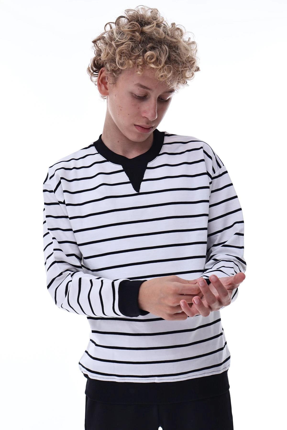 Çizgili Erkek Çocuk Sweatshirt – Siyah Beyaz Pamuklu Rahat Kalıp