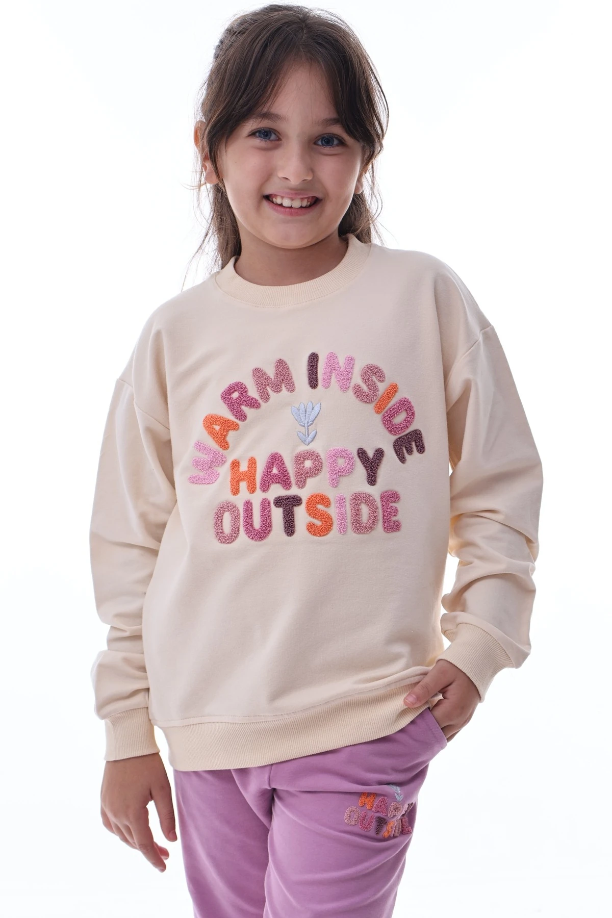 Kız Çocuk “Warm Inside Happy Outside” Eşofman Takımı – Pamuklu ve Esnek