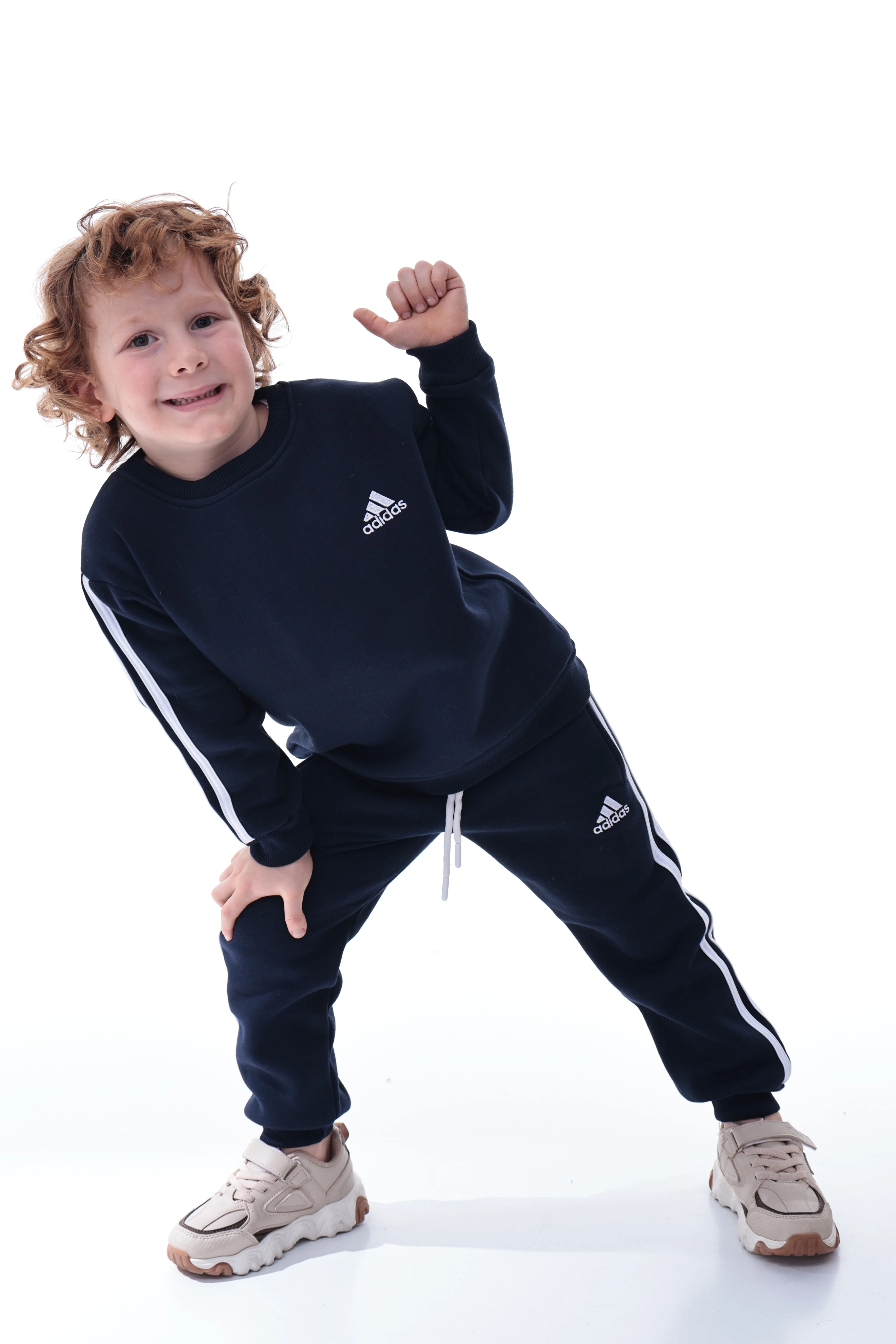 Erkek Çocuk Şeritli Polar Eşofman Takımı – Rahat ve Yumuşak Kumaş