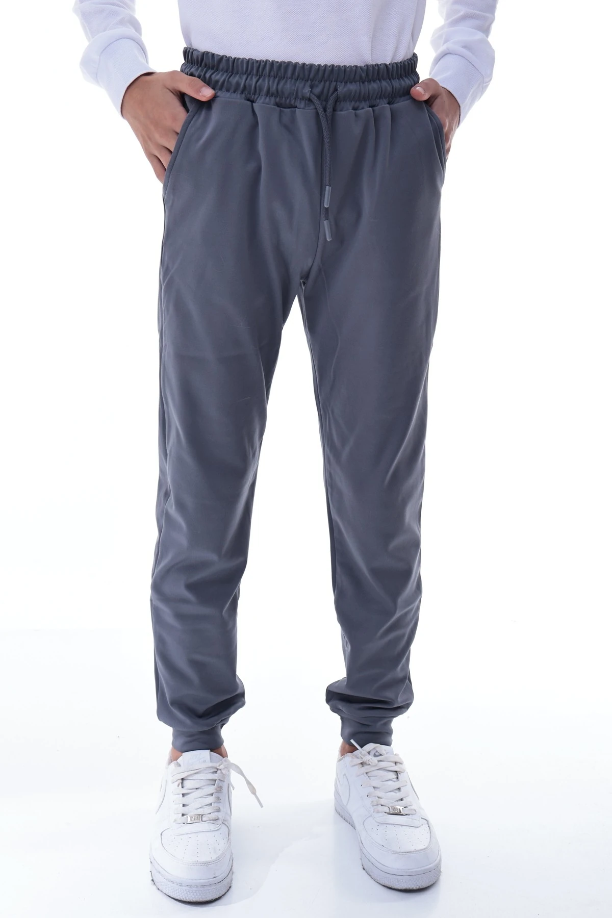 Erkek Çocuk Gri Eşofman Altı – Esnek Rahat Kalıp Spor Pantolon