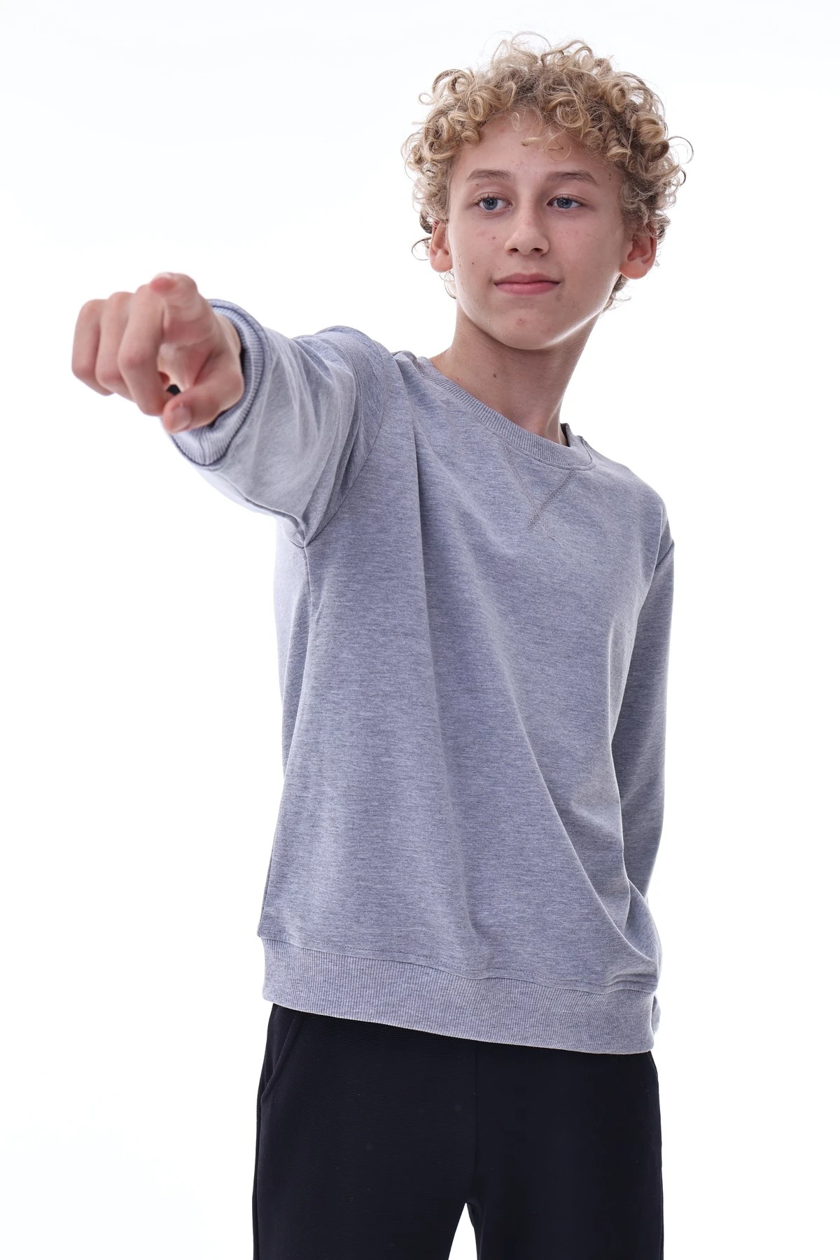 Gri Erkek Çocuk Sweatshirt – Rahat Kalıp Pamuklu İki İplik Kumaş