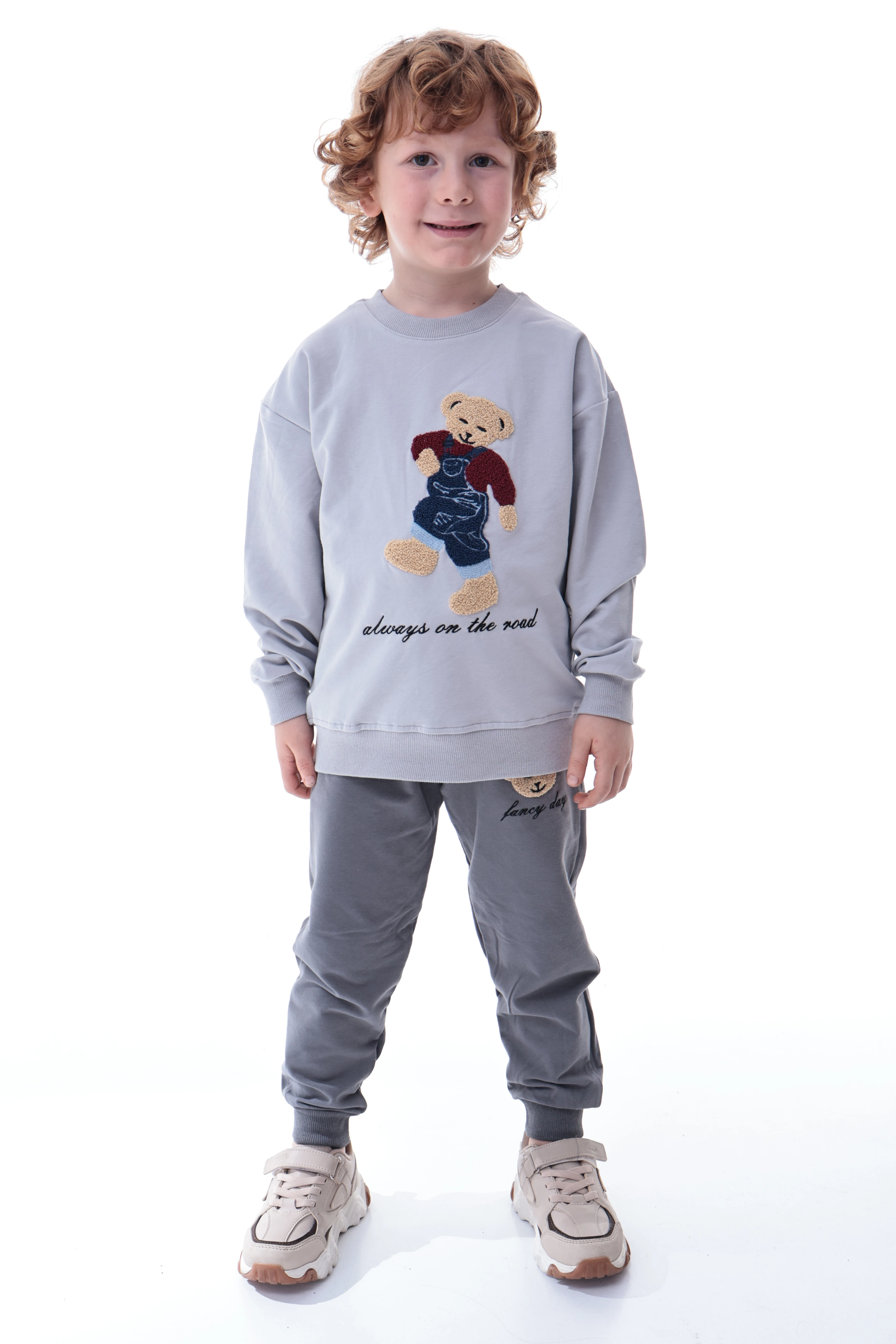 Erkek Çocuk Peluş Ayıcıklı Eşofman Takımı – Yumuşak Kumaş, Rahat Kalıp, 2’li Sweat & Alt Takım