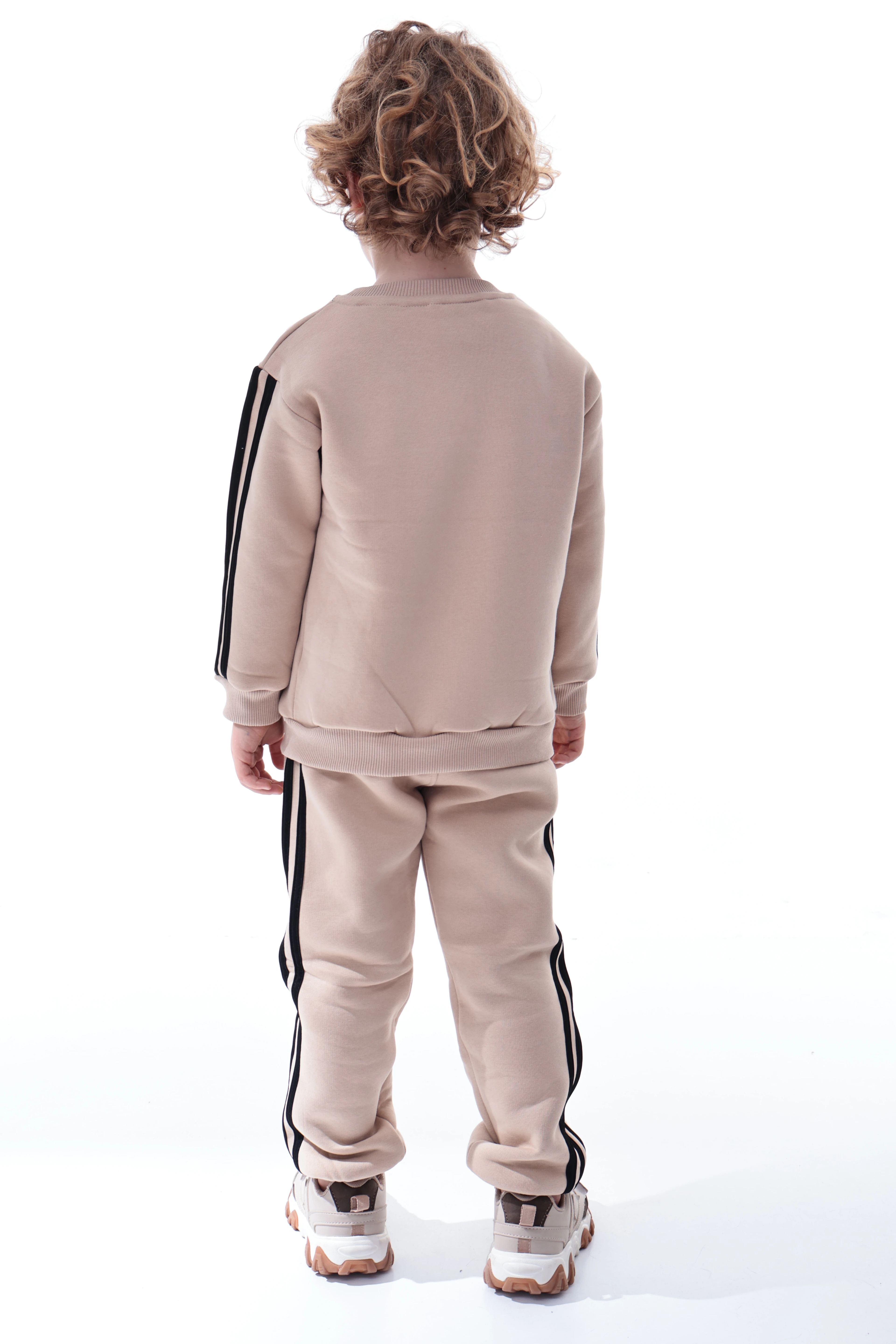 Erkek Çocuk Şeritli Polar Eşofman Takımı – Rahat ve Yumuşak Kumaş