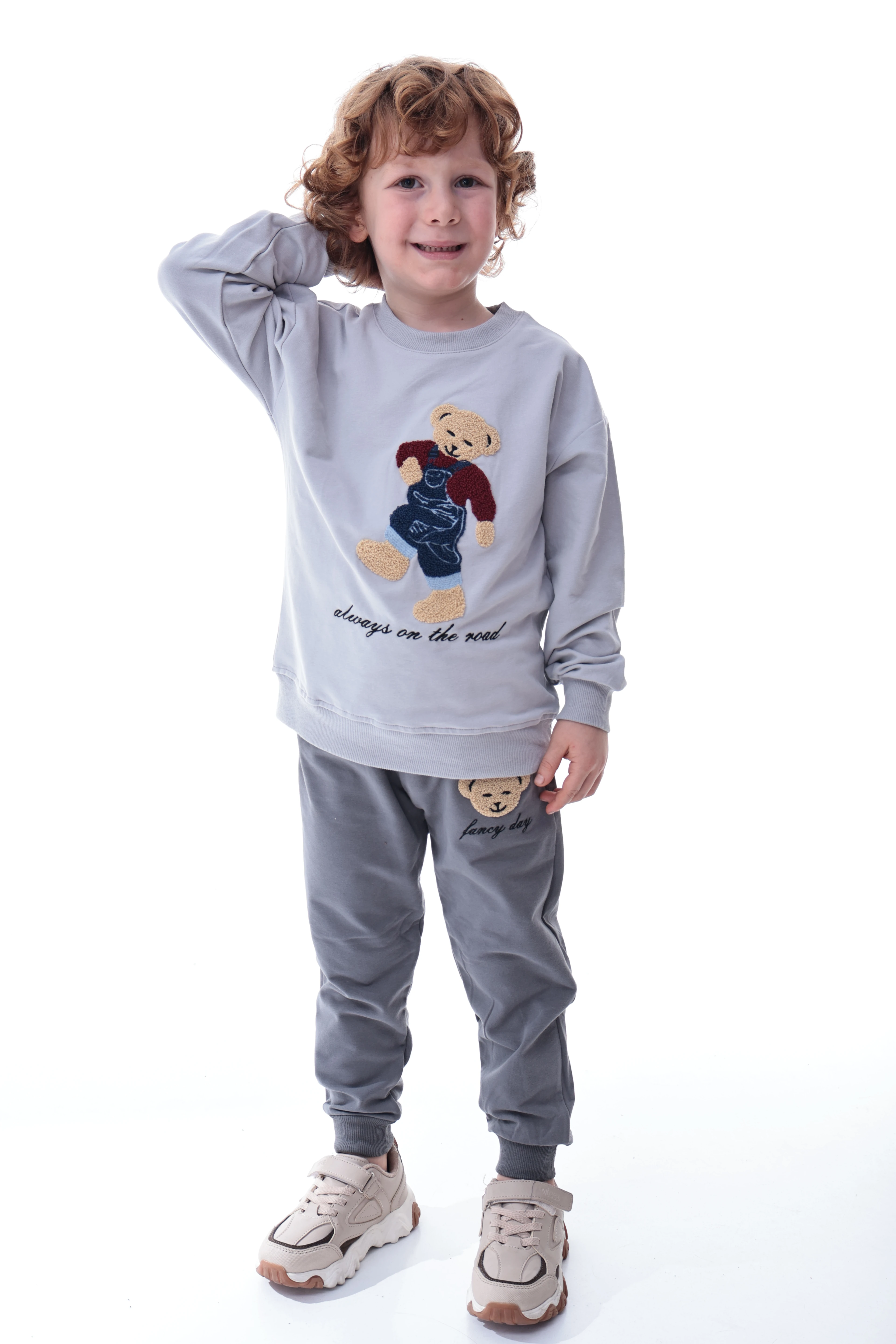 Erkek Çocuk Peluş Ayıcıklı Eşofman Takımı – Yumuşak Kumaş, Rahat Kalıp, 2’li Sweat & Alt Takım