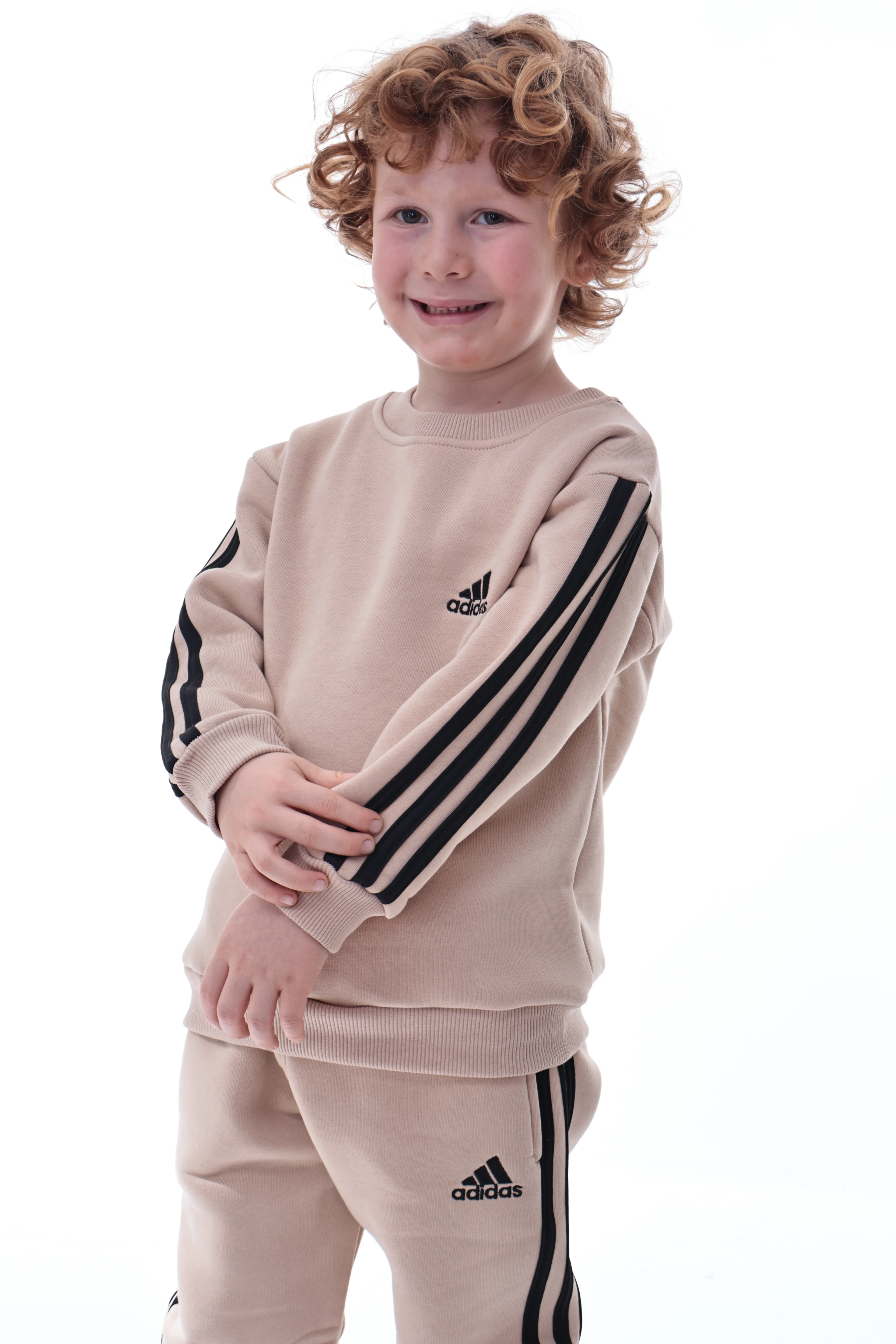 Erkek Çocuk Şeritli Polar Eşofman Takımı – Rahat ve Yumuşak Kumaş