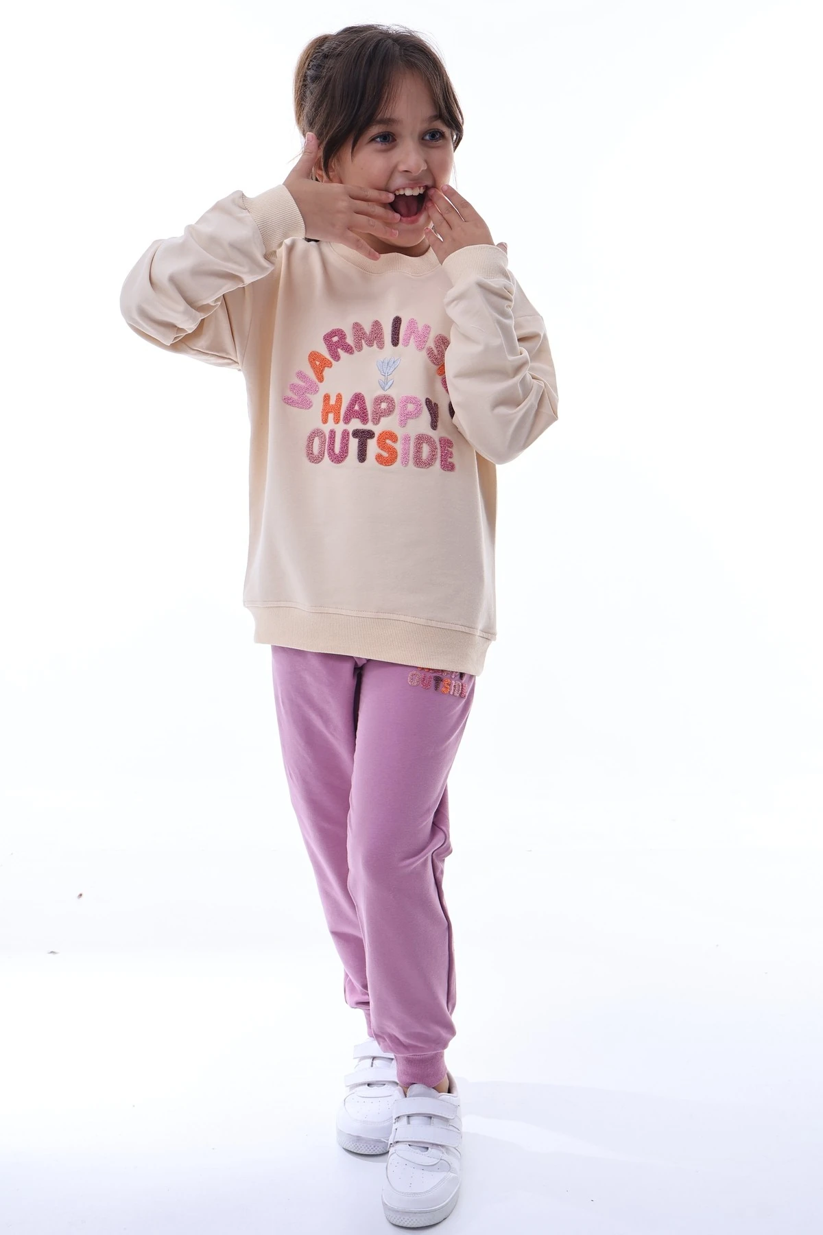 Kız Çocuk “Warm Inside Happy Outside” Eşofman Takımı – Pamuklu ve Esnek