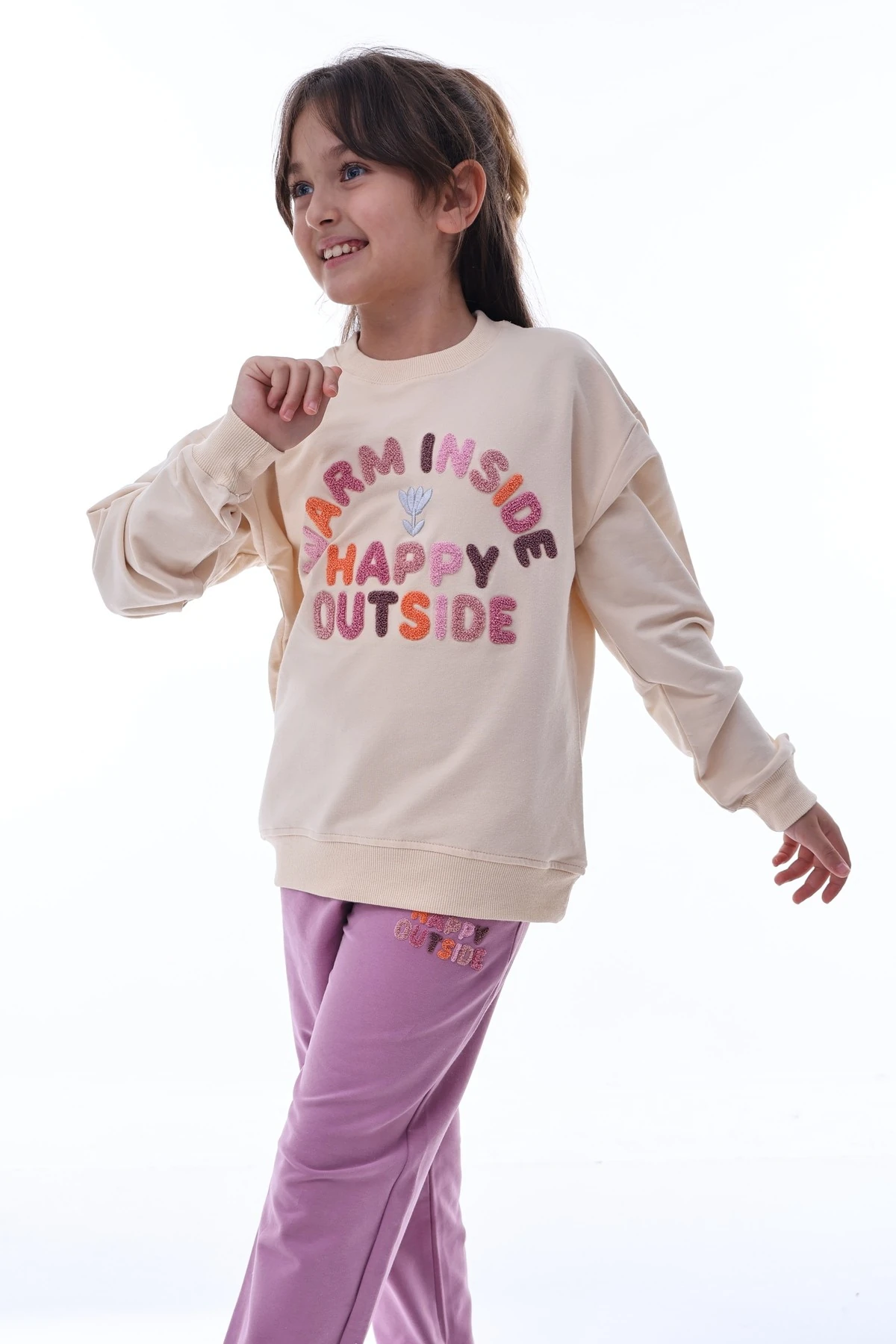 Kız Çocuk “Warm Inside Happy Outside” Eşofman Takımı – Pamuklu ve Esnek