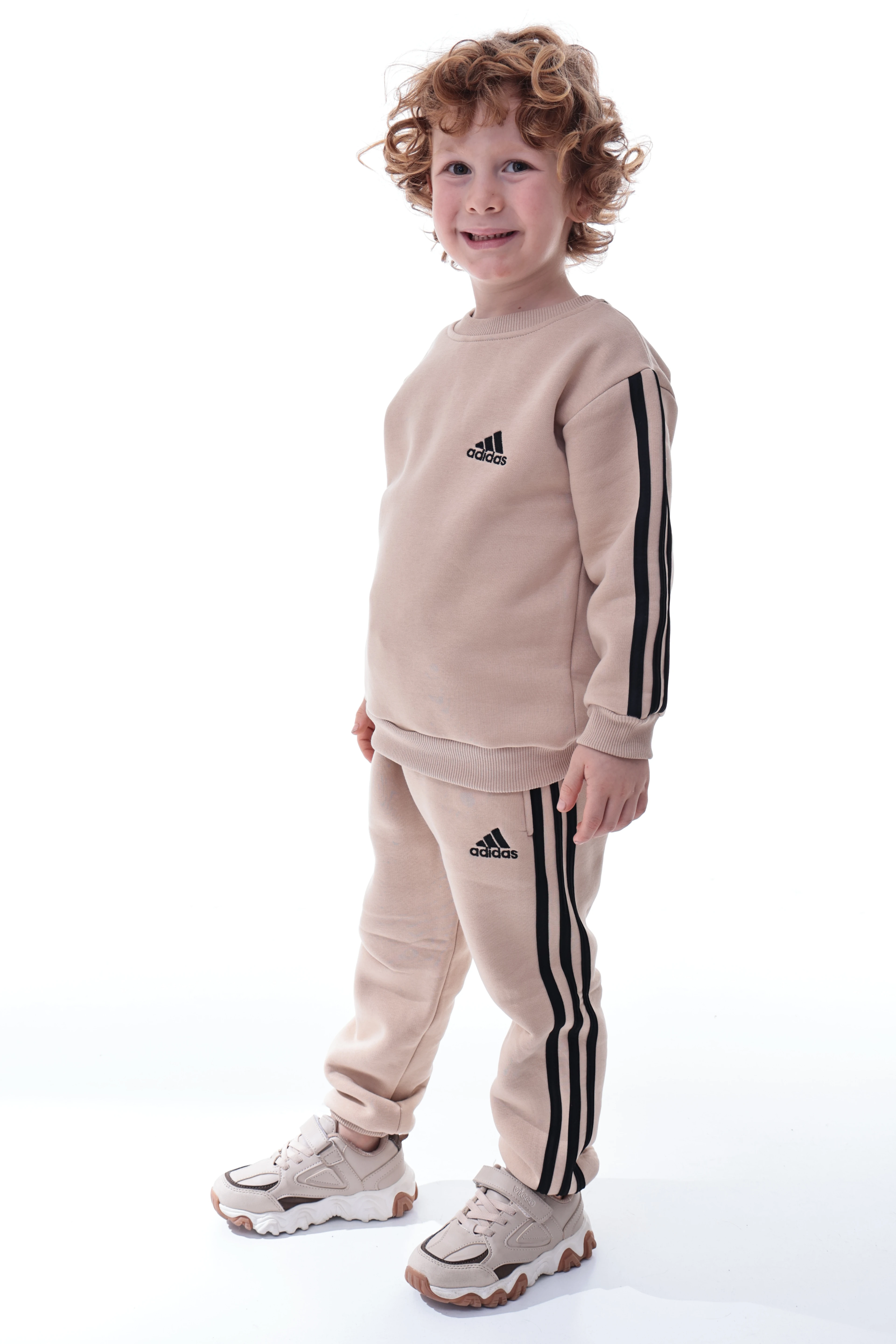 Erkek Çocuk Şeritli Polar Eşofman Takımı – Rahat ve Yumuşak Kumaş