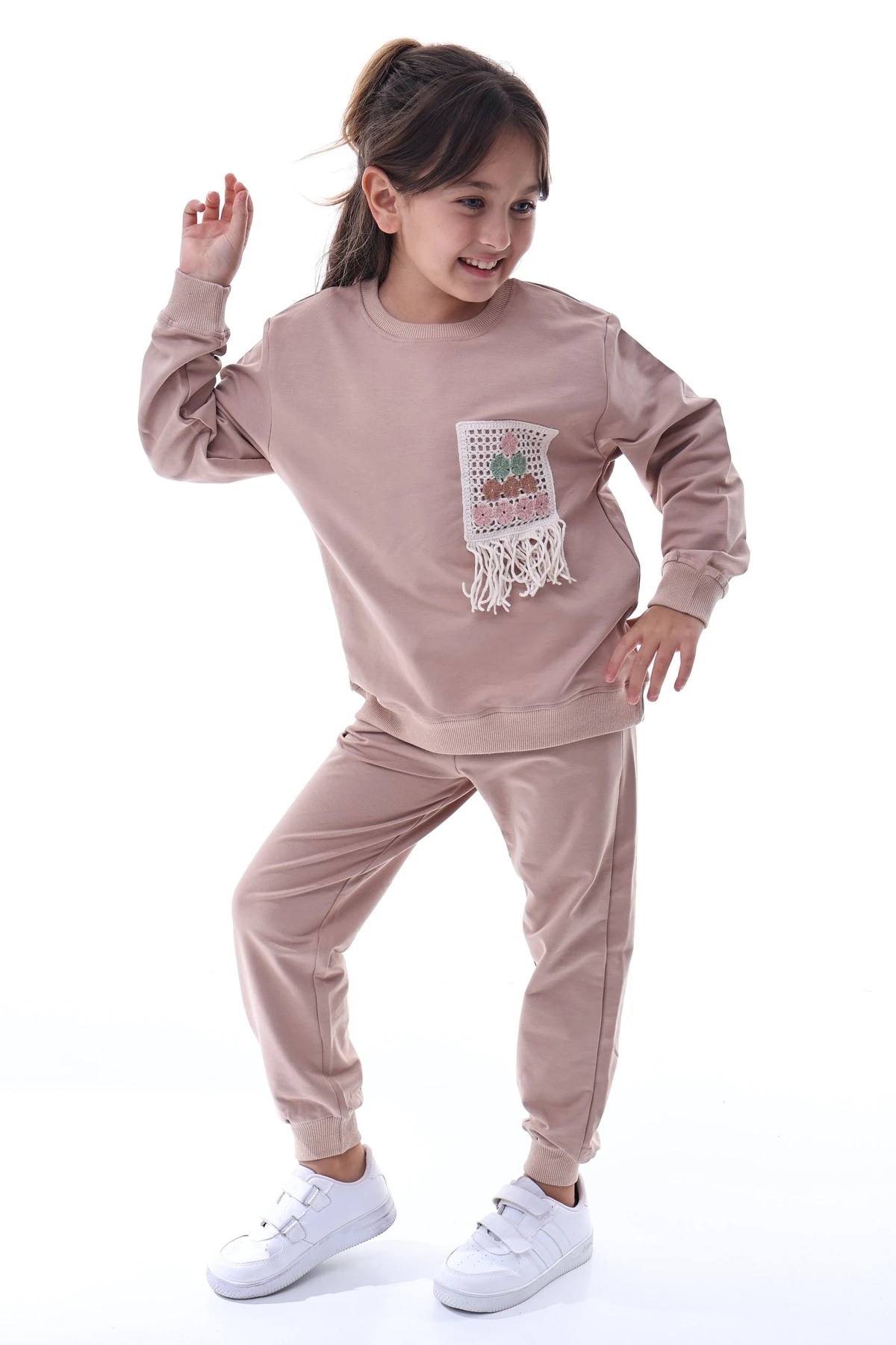 Kız Çocuk Bej Örgü Detaylı Sweatshirt ve Eşofman Takımı – Pamuklu Rahat Günlük Çocuk Takım