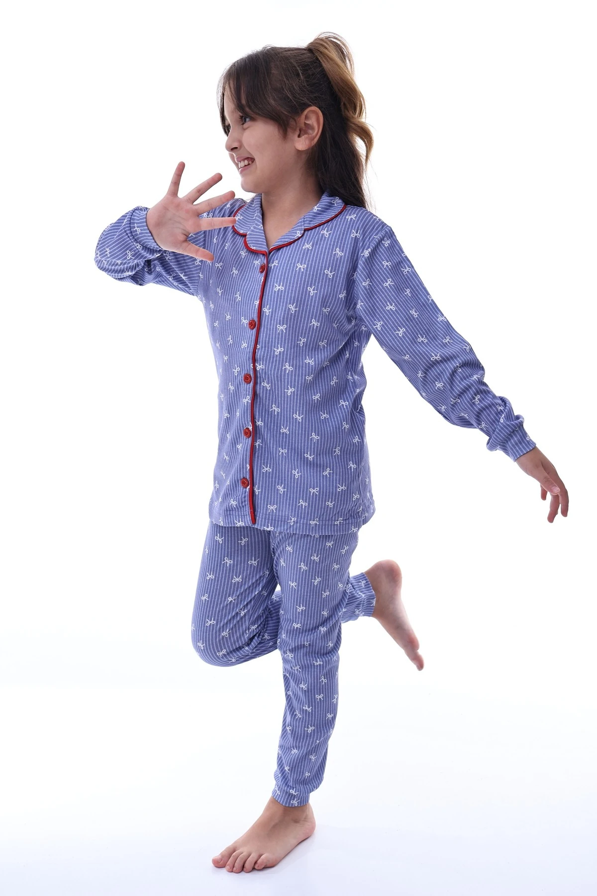 Kız Çocuk %100 Pamuk Uzun Kollu Pijama Takımı – Fiyonk Desenli Rahat Ev Giyim Seti