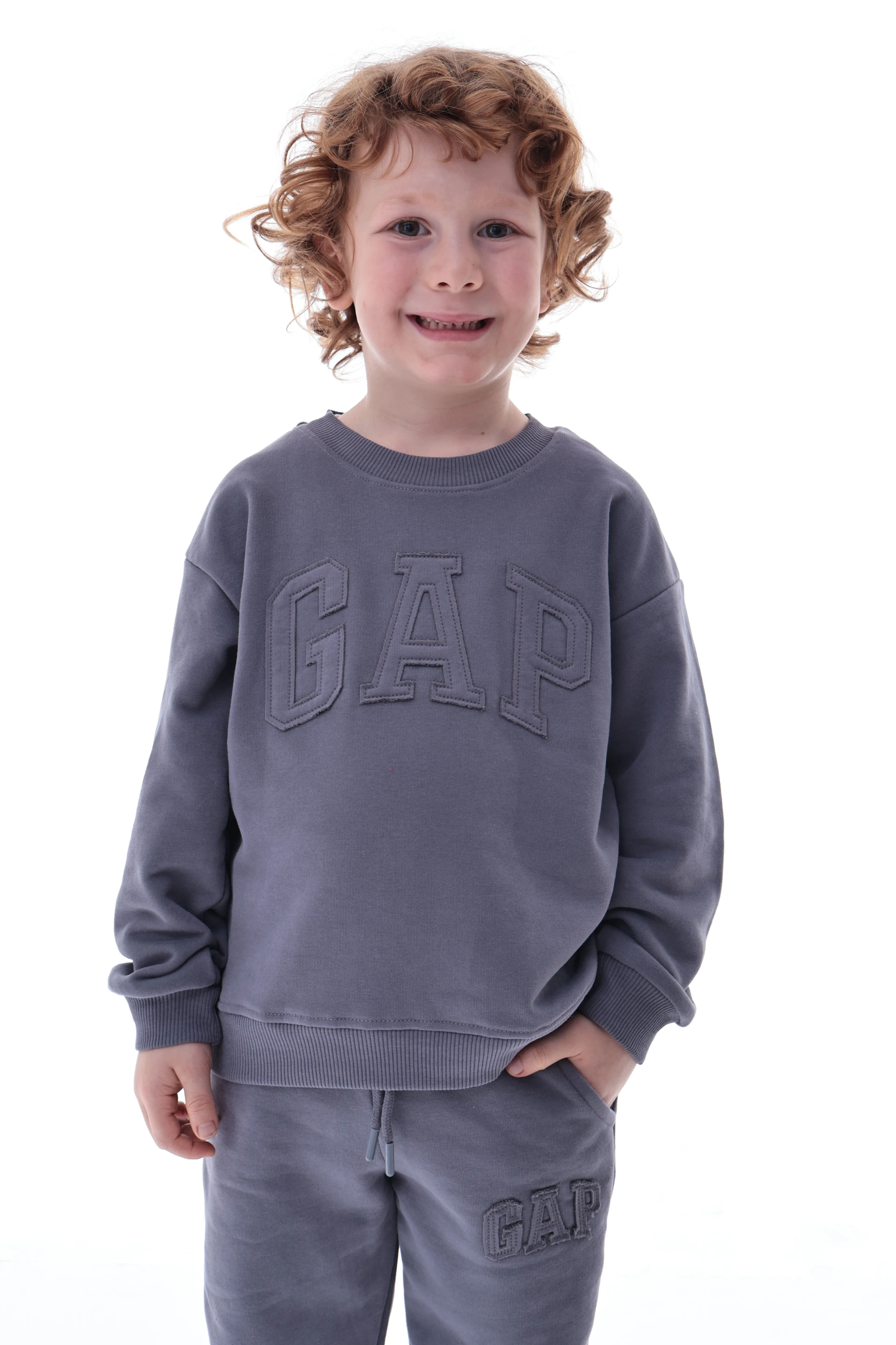 Erkek Çocuk Kabartma Yazılı Polar Eşofman Takımı – Rahat ve Yumuşak Kumaş