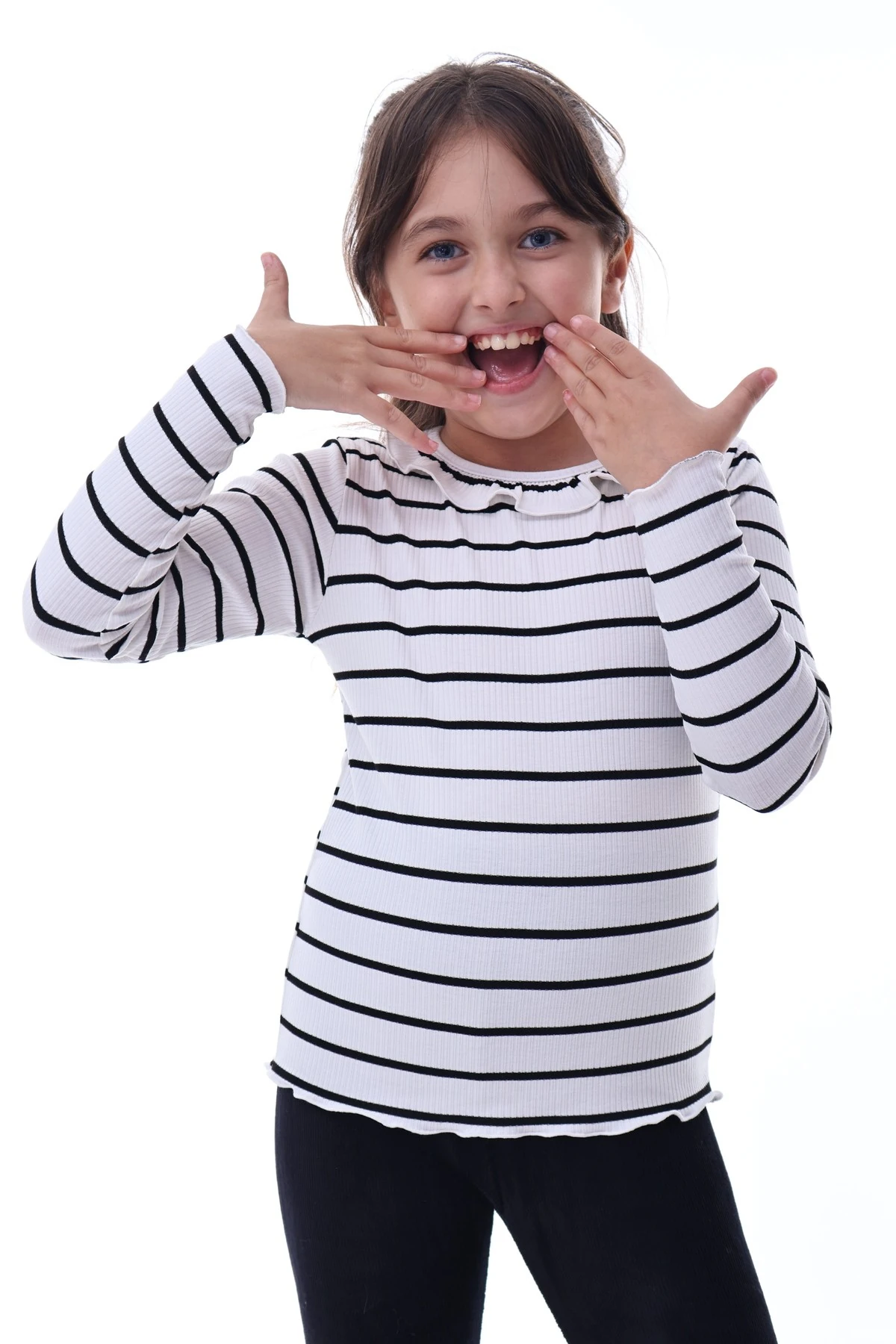Kız Çocuk Çizgili Fırfır Yaka Uzun Kollu Ribana Tişört – Şık ve Rahat