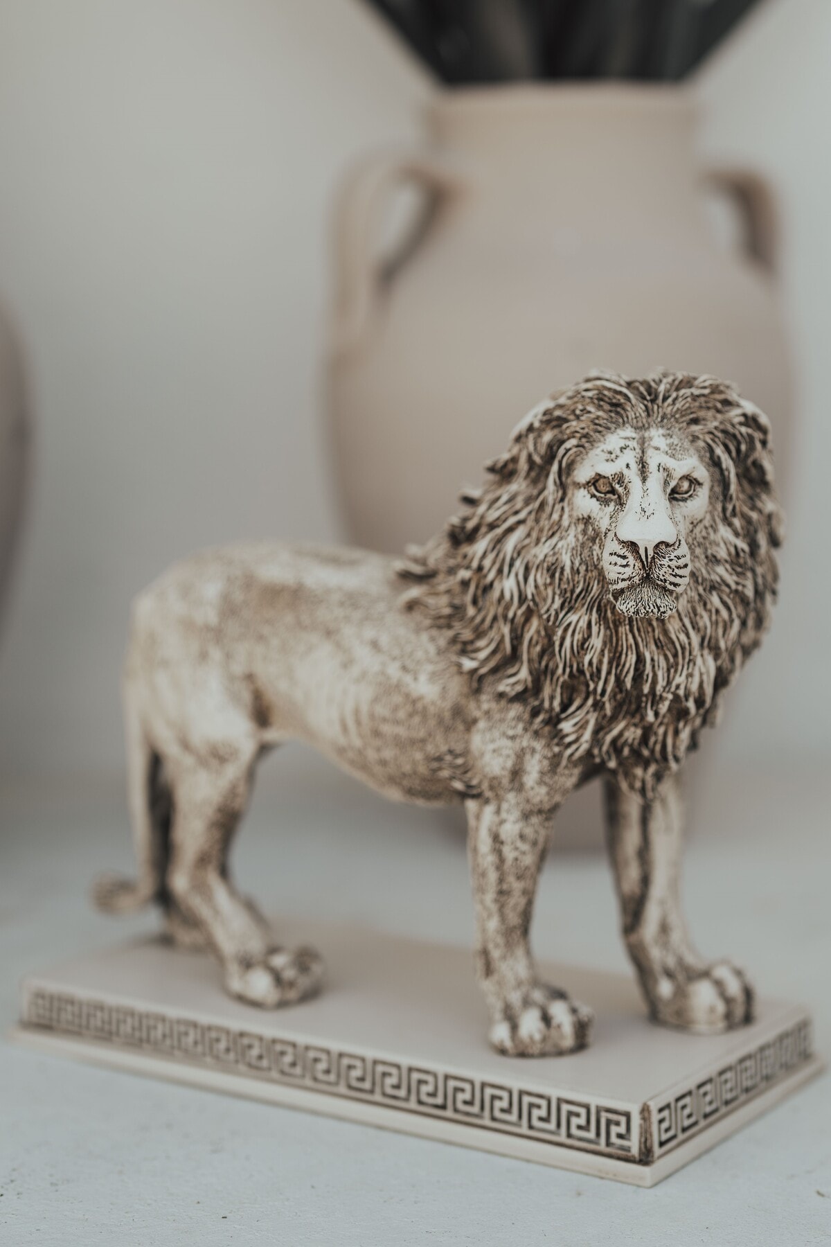 ASLAN BİBLOSU DEKORATİF Beyaz eskitme