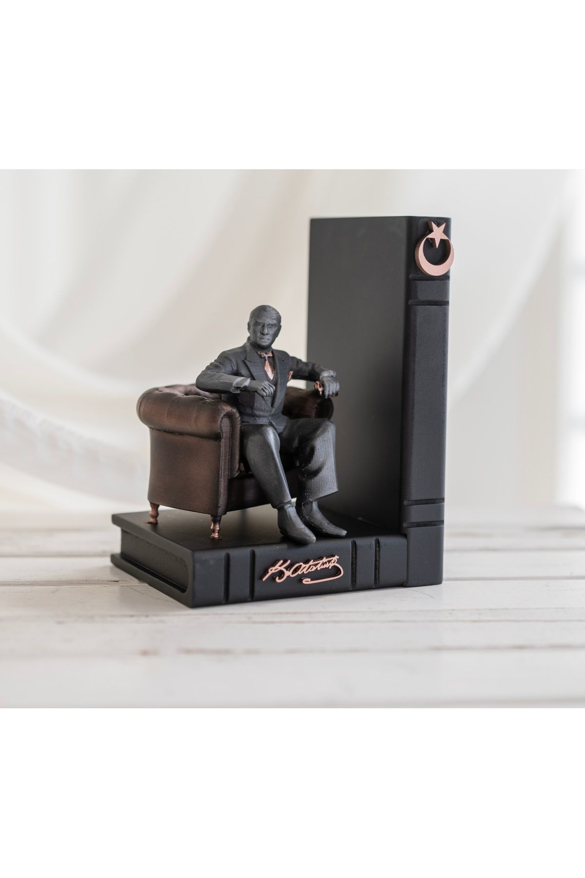 BAŞ ÖĞRETİCİ ATATÜRK KİTAP TUTUCU BİBLO