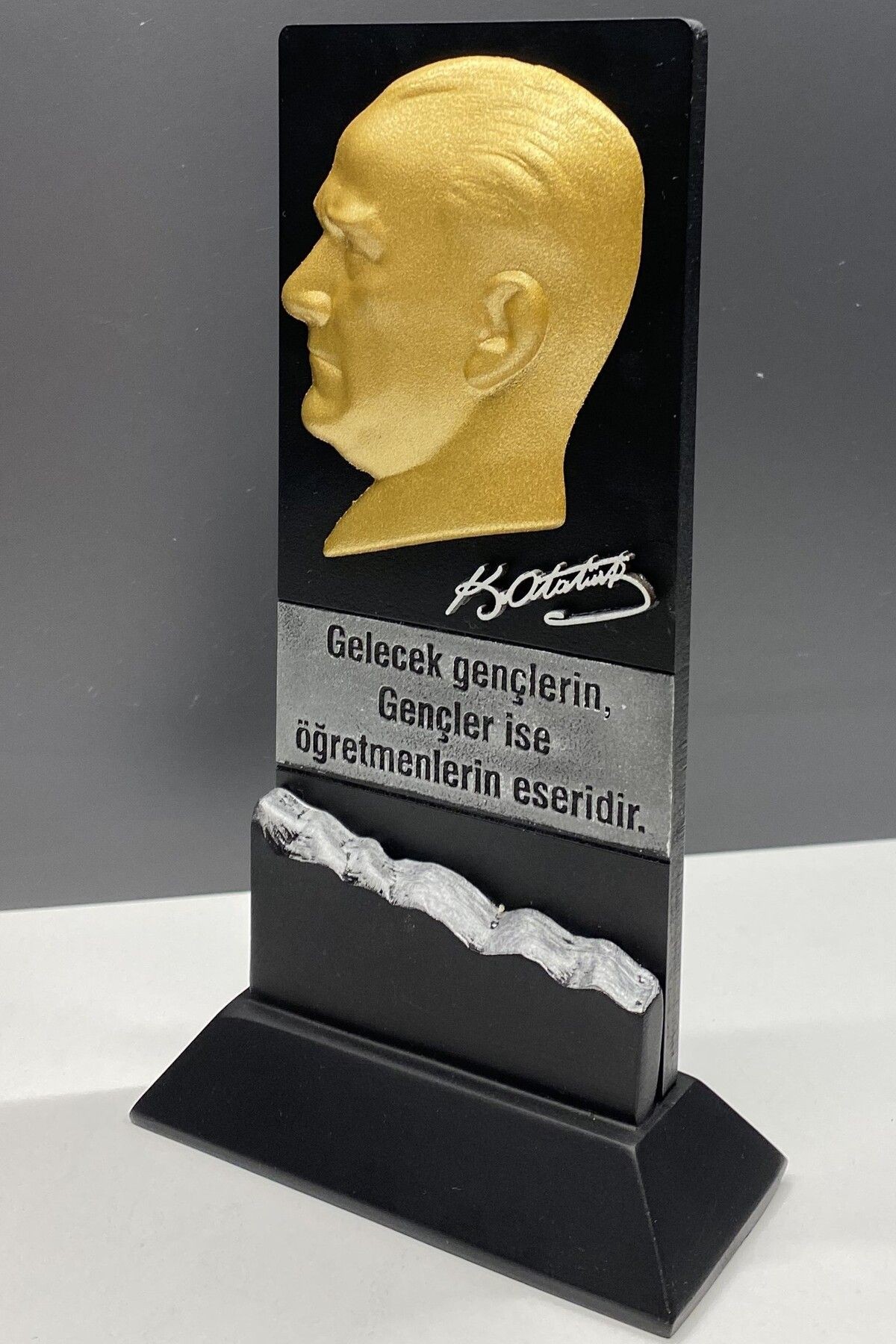 Öğretmenlere özel Atatürk Temalı masa üstü biblo