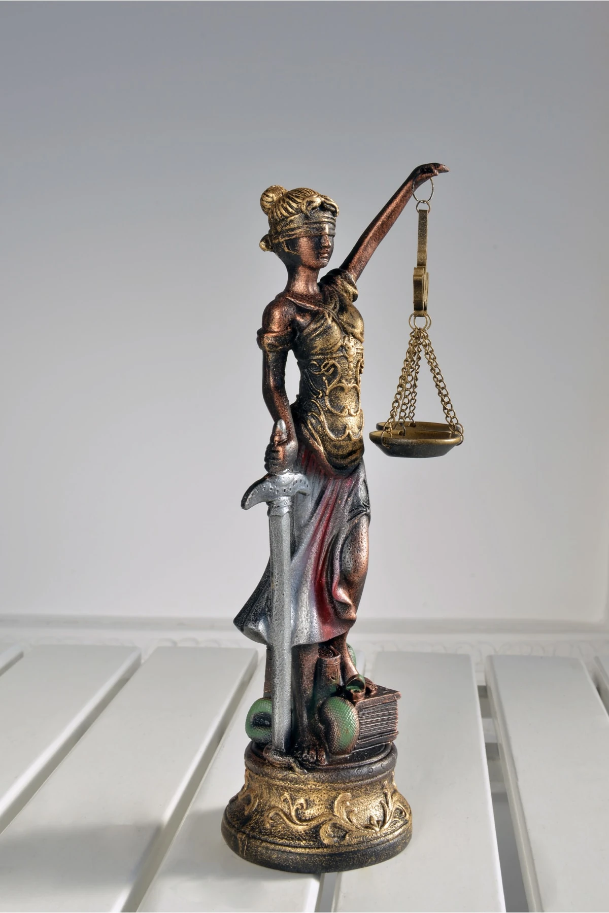 Gerçek Kalite Büyük Adalet Heykeli 44 Cm (themis) Terazi Biblo
