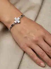 Yonca Benzeri Taşlı Bileklik 1