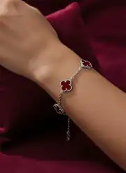 Kırmızı Yonca Bileklik 2