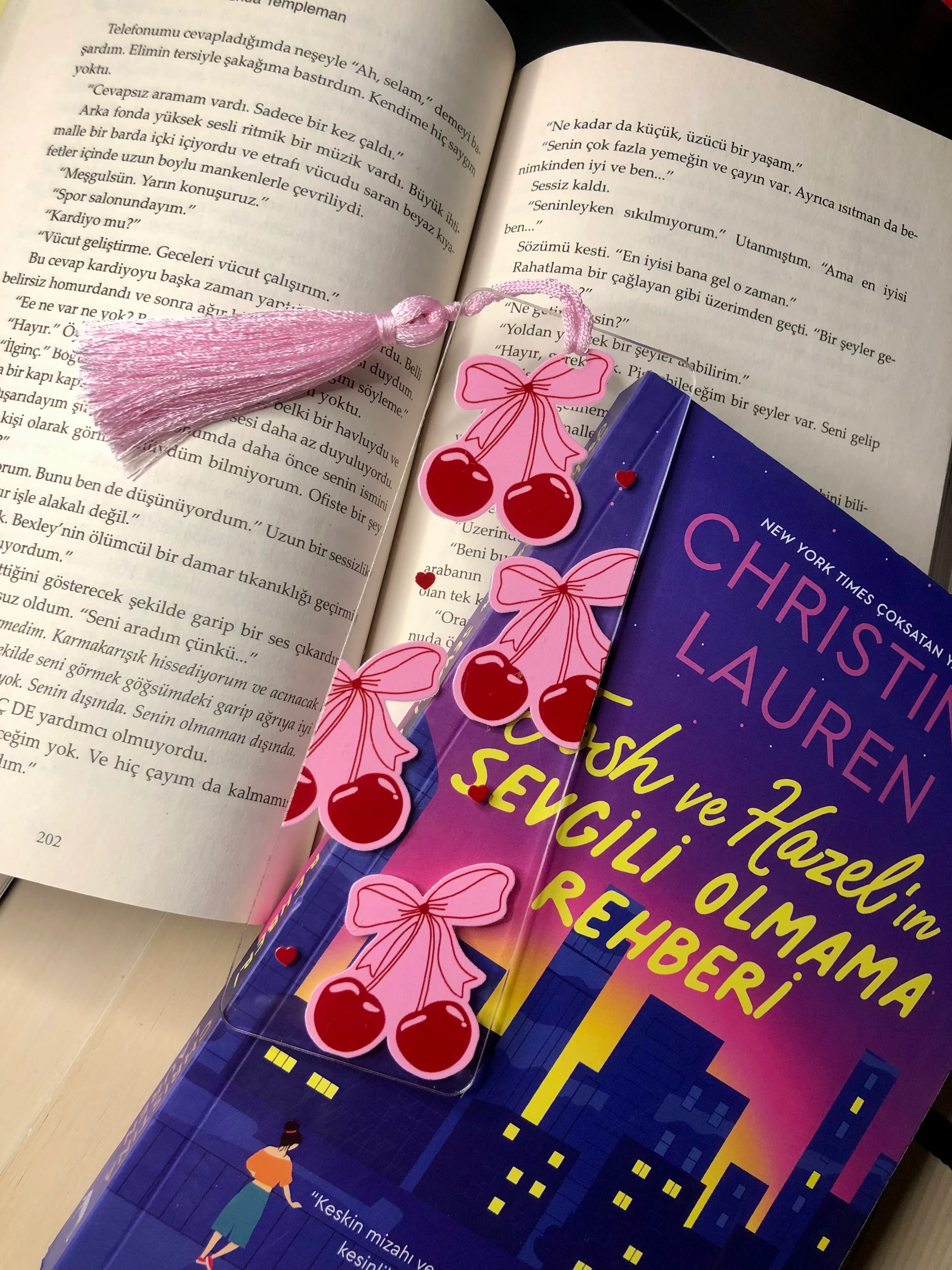 Kiraz Pleksi Kitap Ayracı