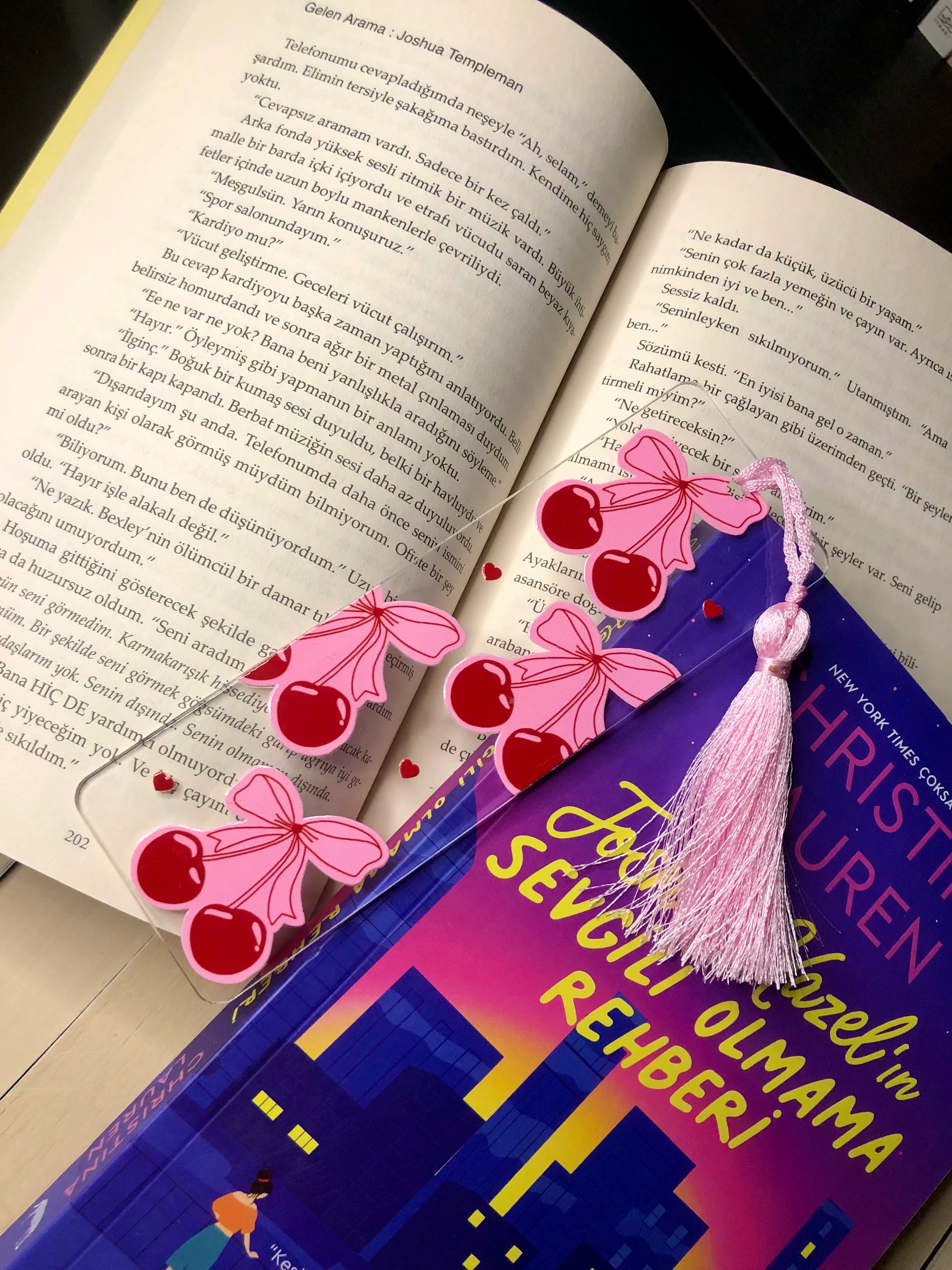 Kiraz Pleksi Kitap Ayracı